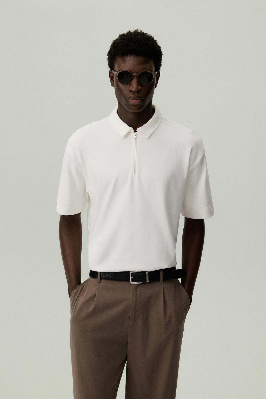 Polo básico com fecho de correr