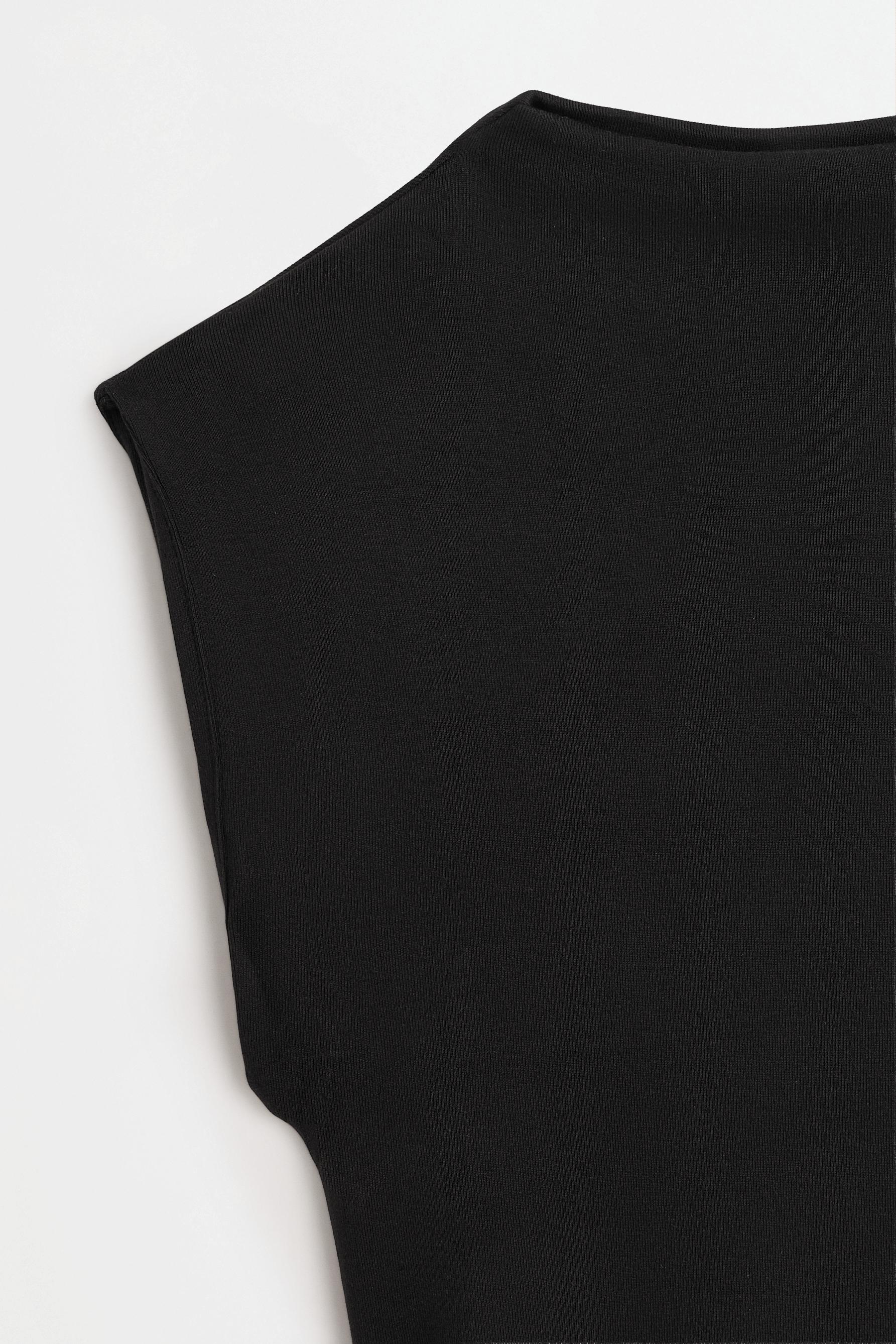 Fitted ruched dress — BLACK