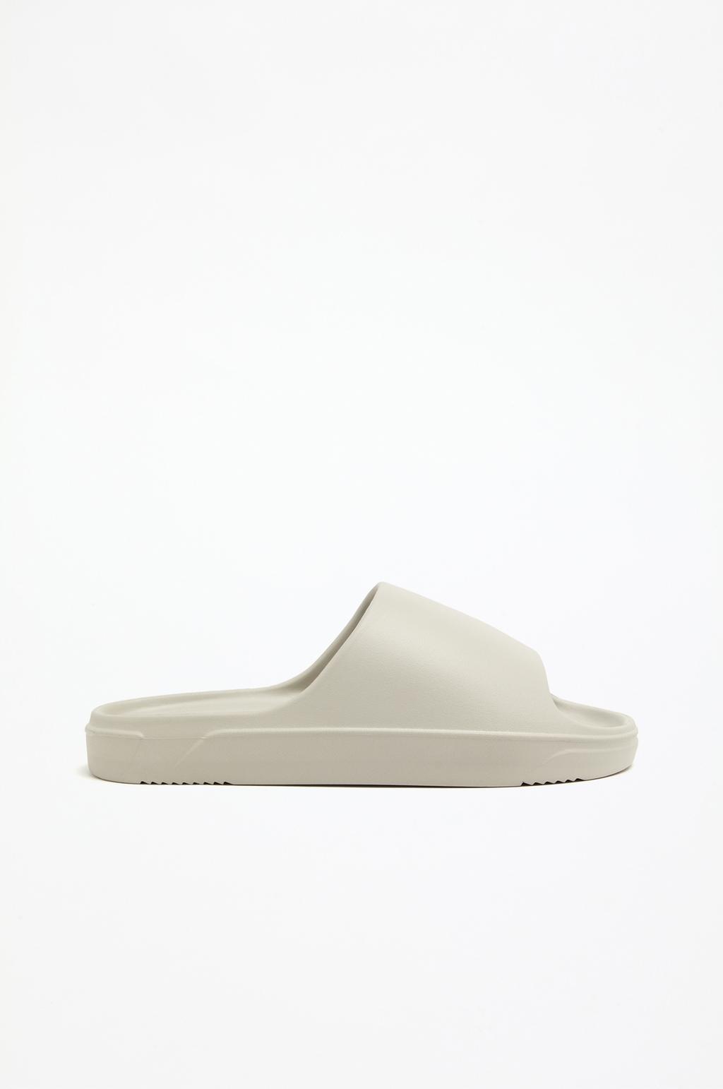 Comfort pool sandals