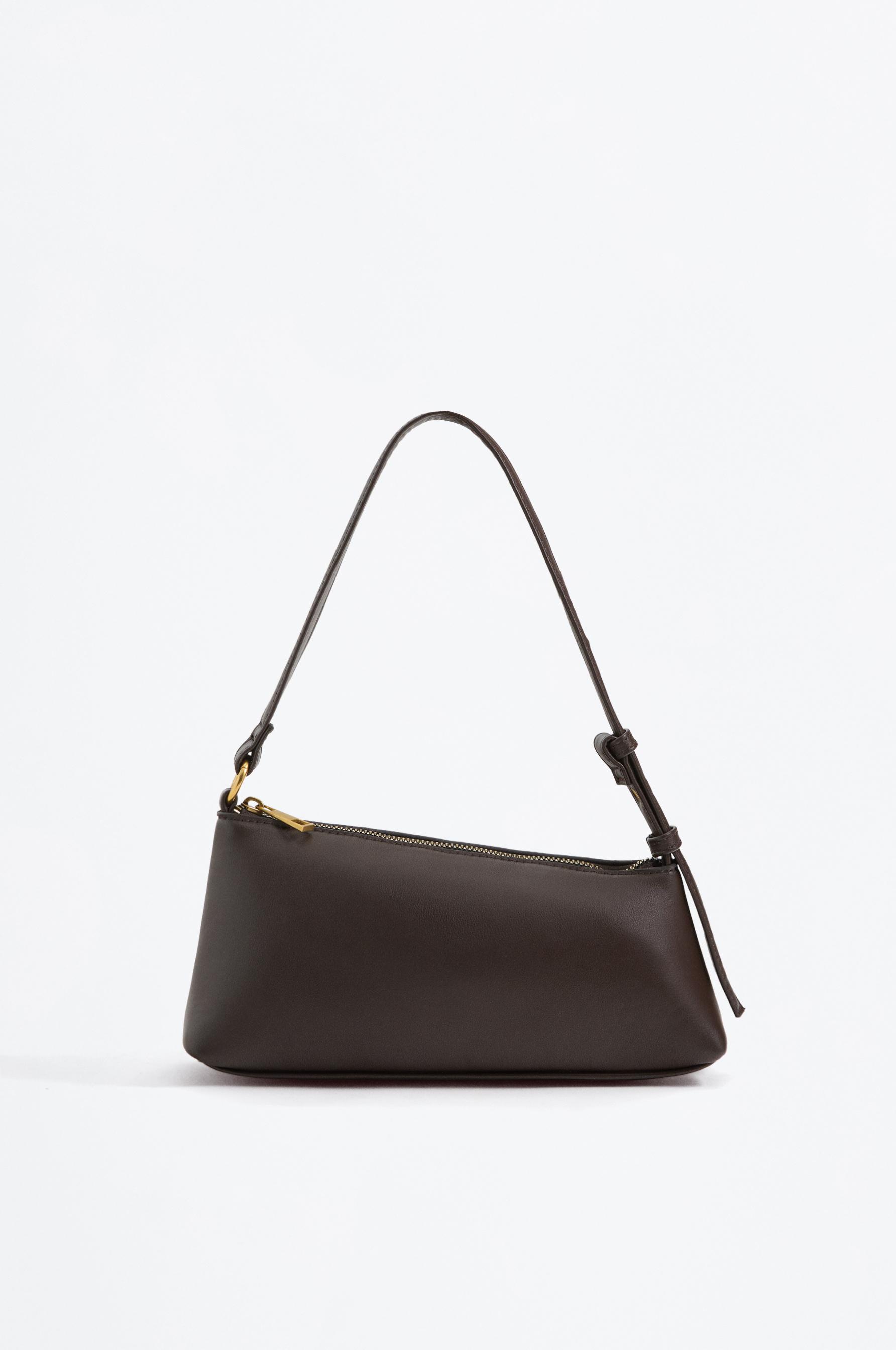 Bolso de hombro asimétrico