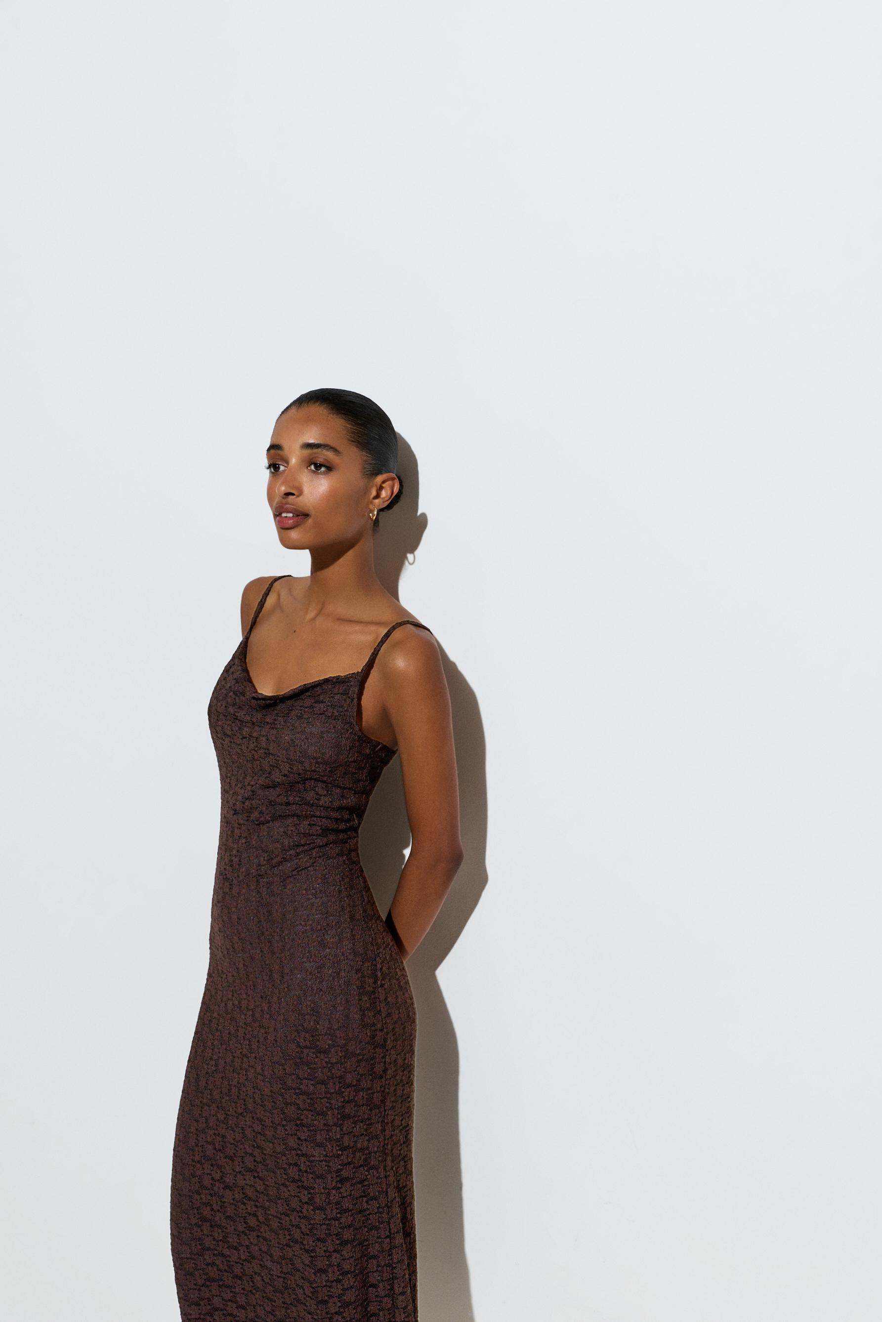 Lace midi dress — CHOCOLATE