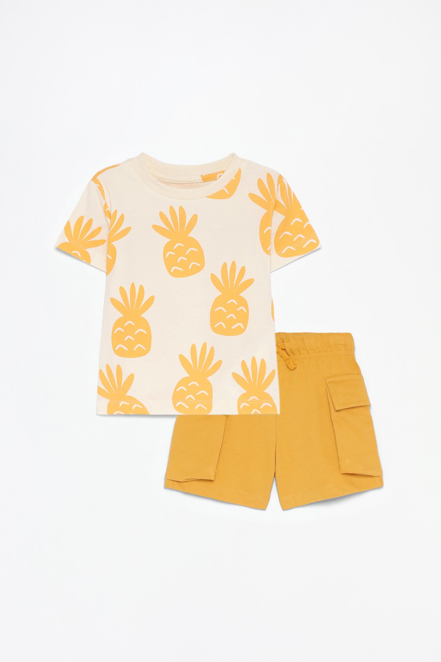 Conjunto camiseta y bermuda cargo