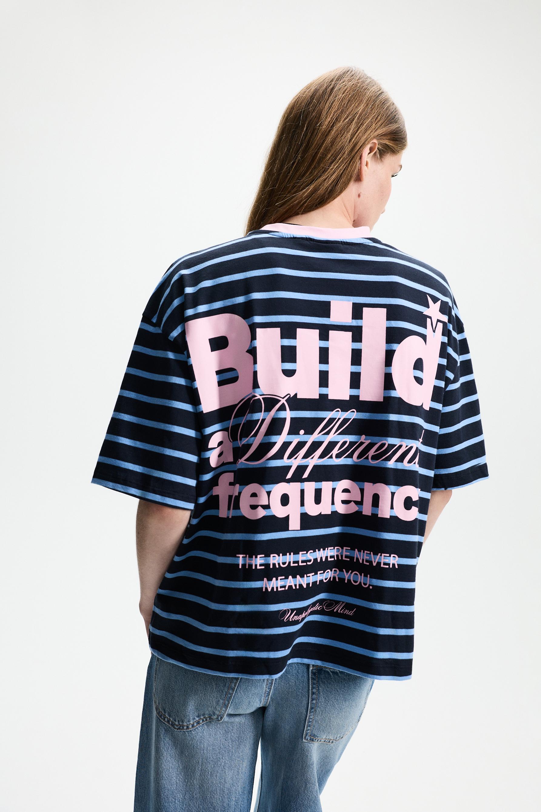 Printed boxy T-shirt — NAVY