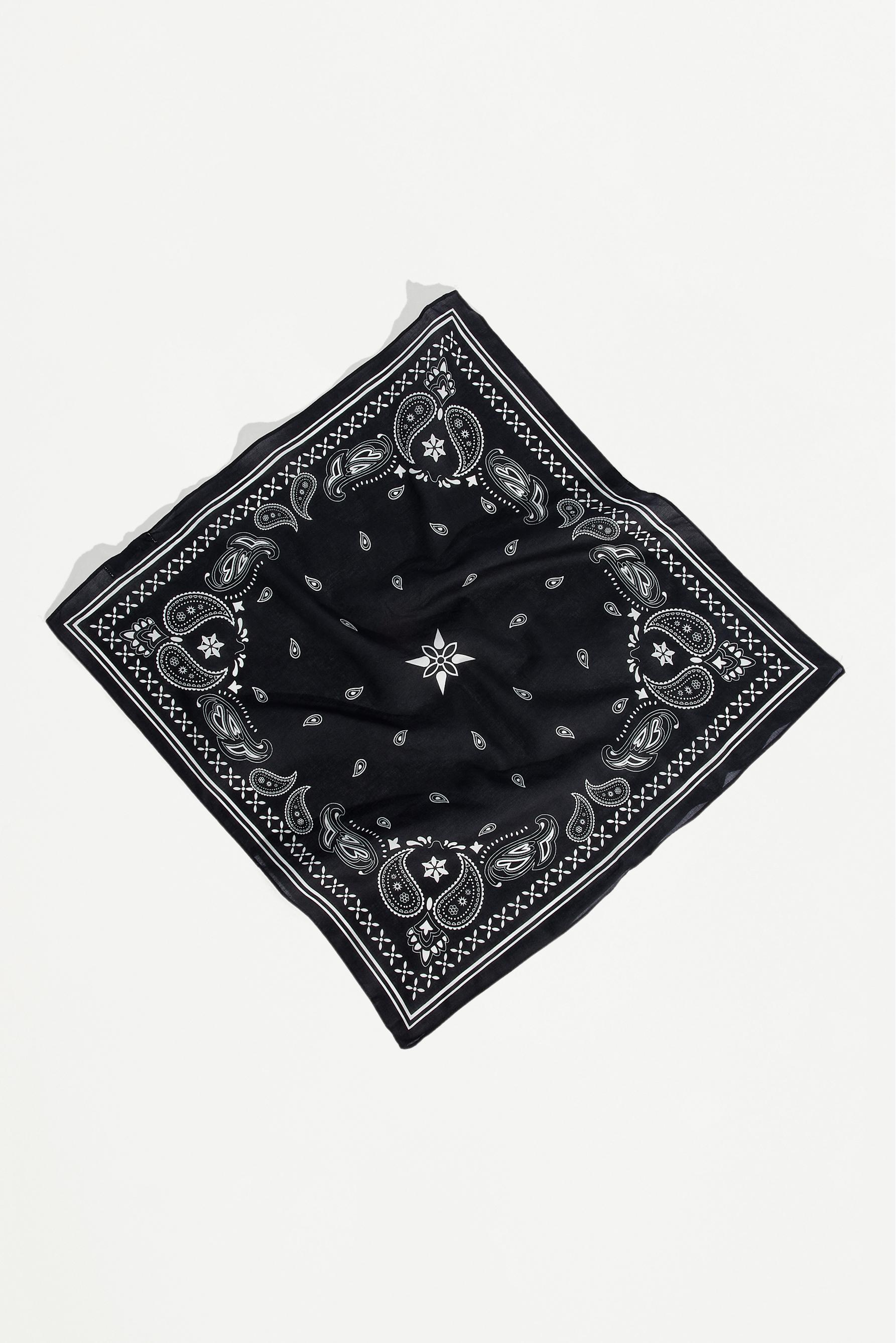 Paisley scarf — BLACK