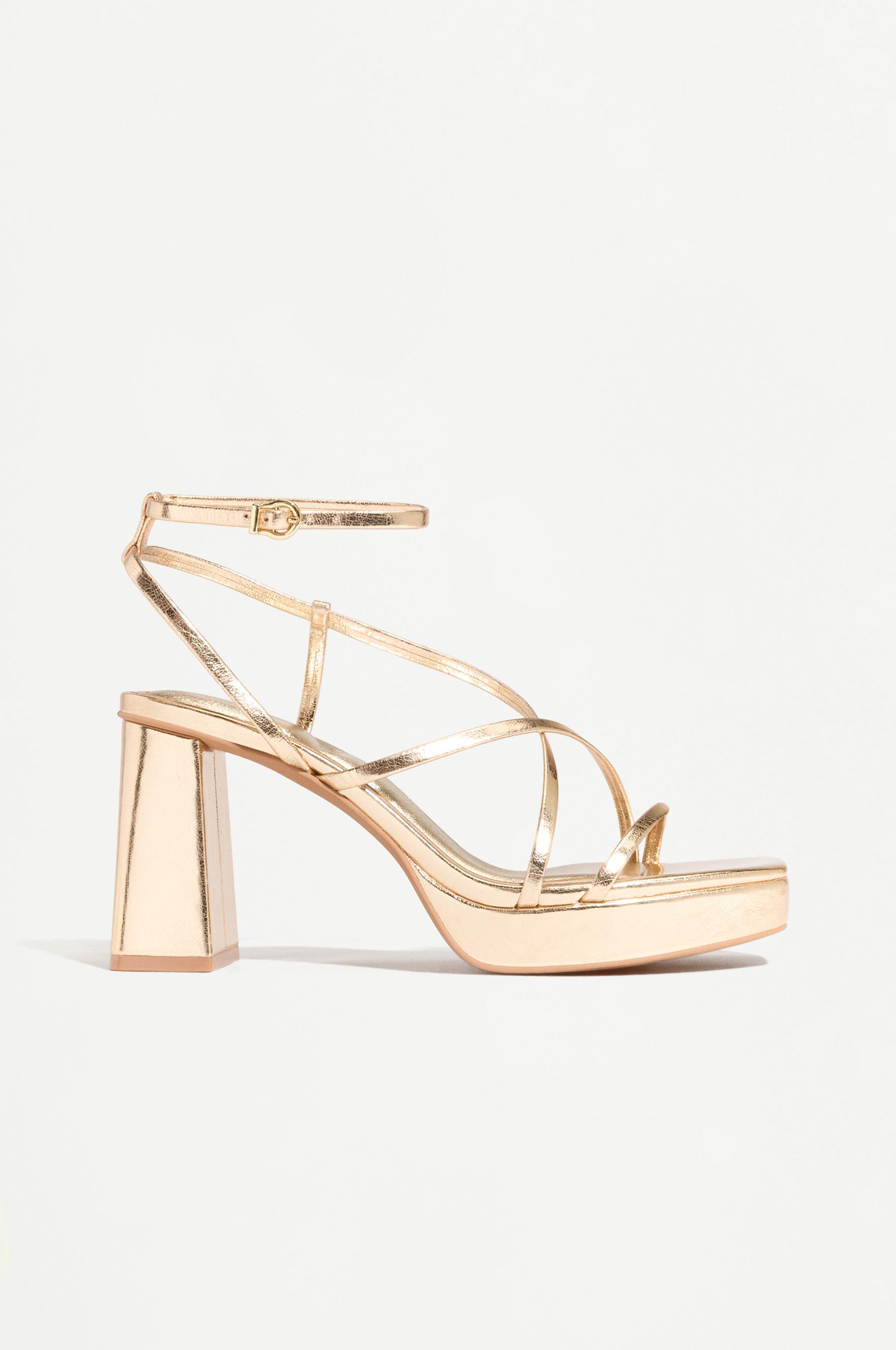 Sandalia plataforma dorada