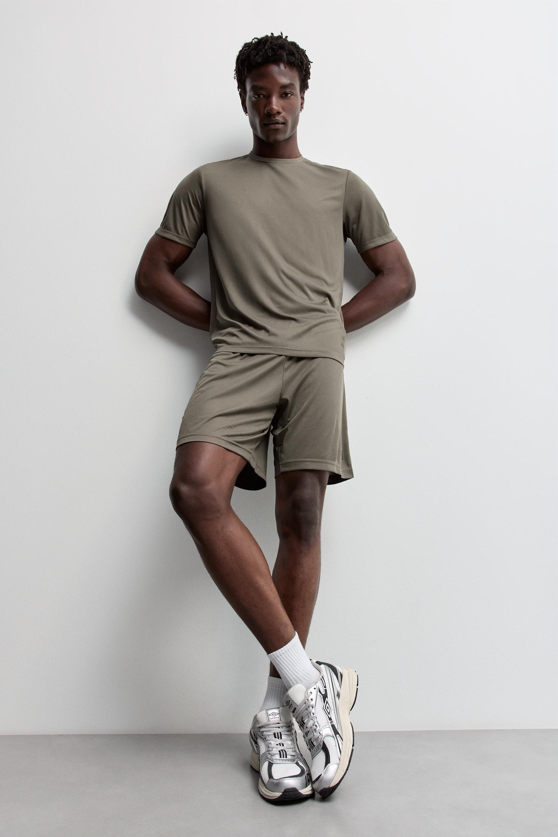 Bermuda sports shorts — DARK GREEN