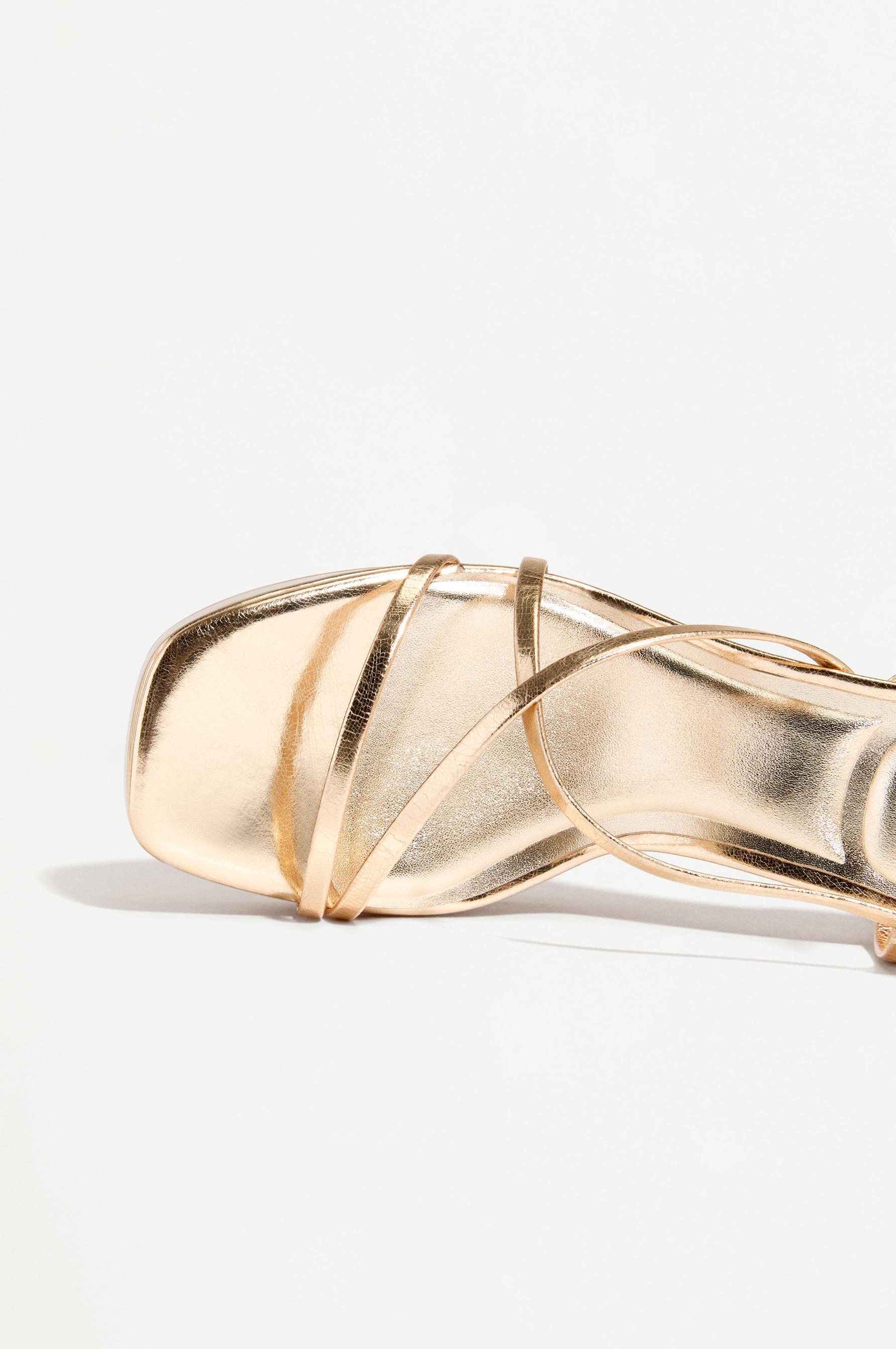 Golden platform sandals — GOLD
