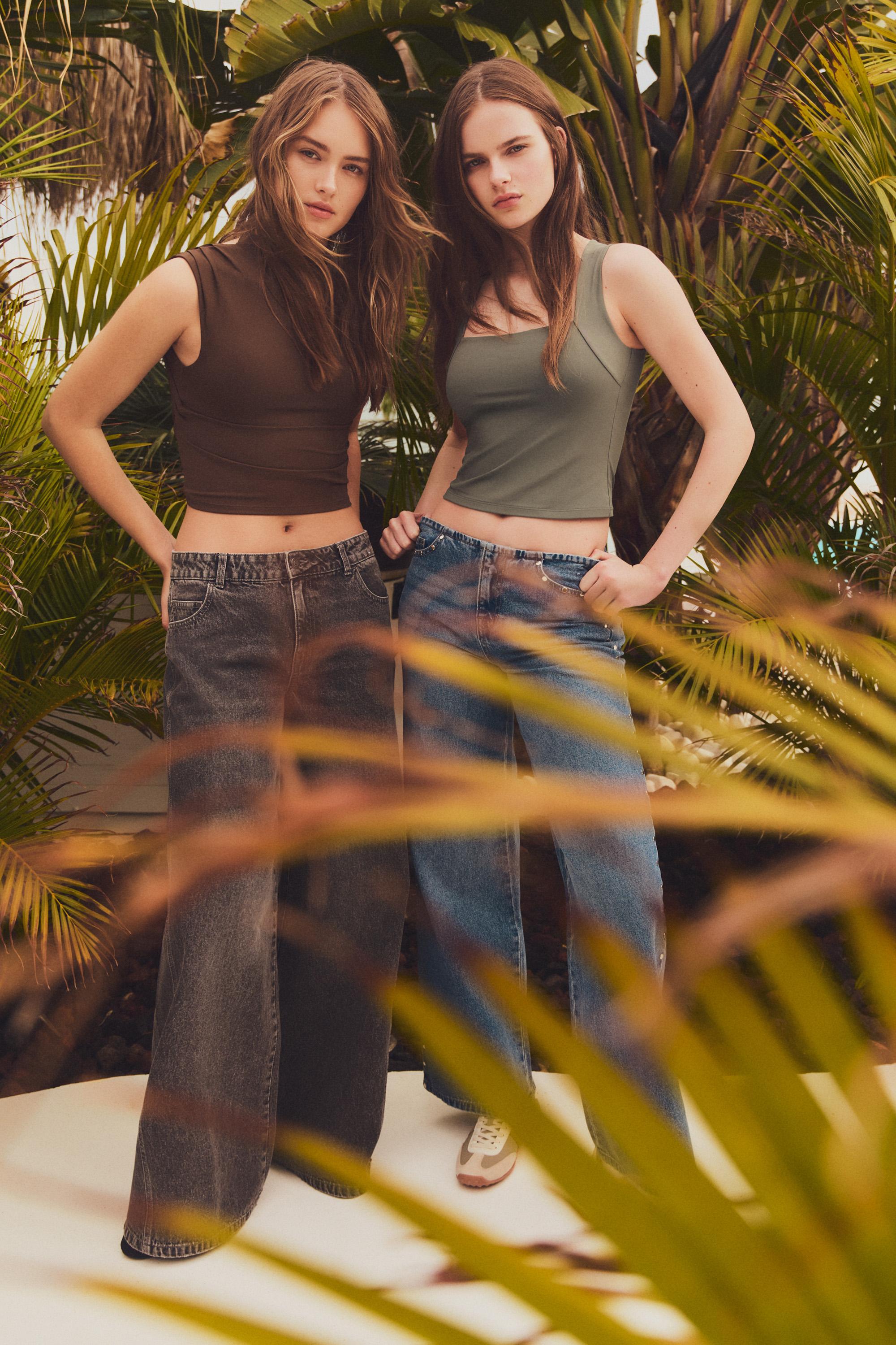 Wide-leg stud jeans — INDIGO