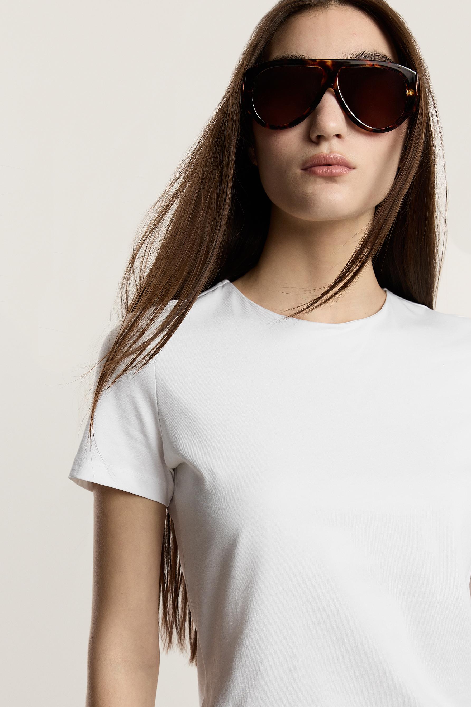 Round neck T-shirt — WHITE
