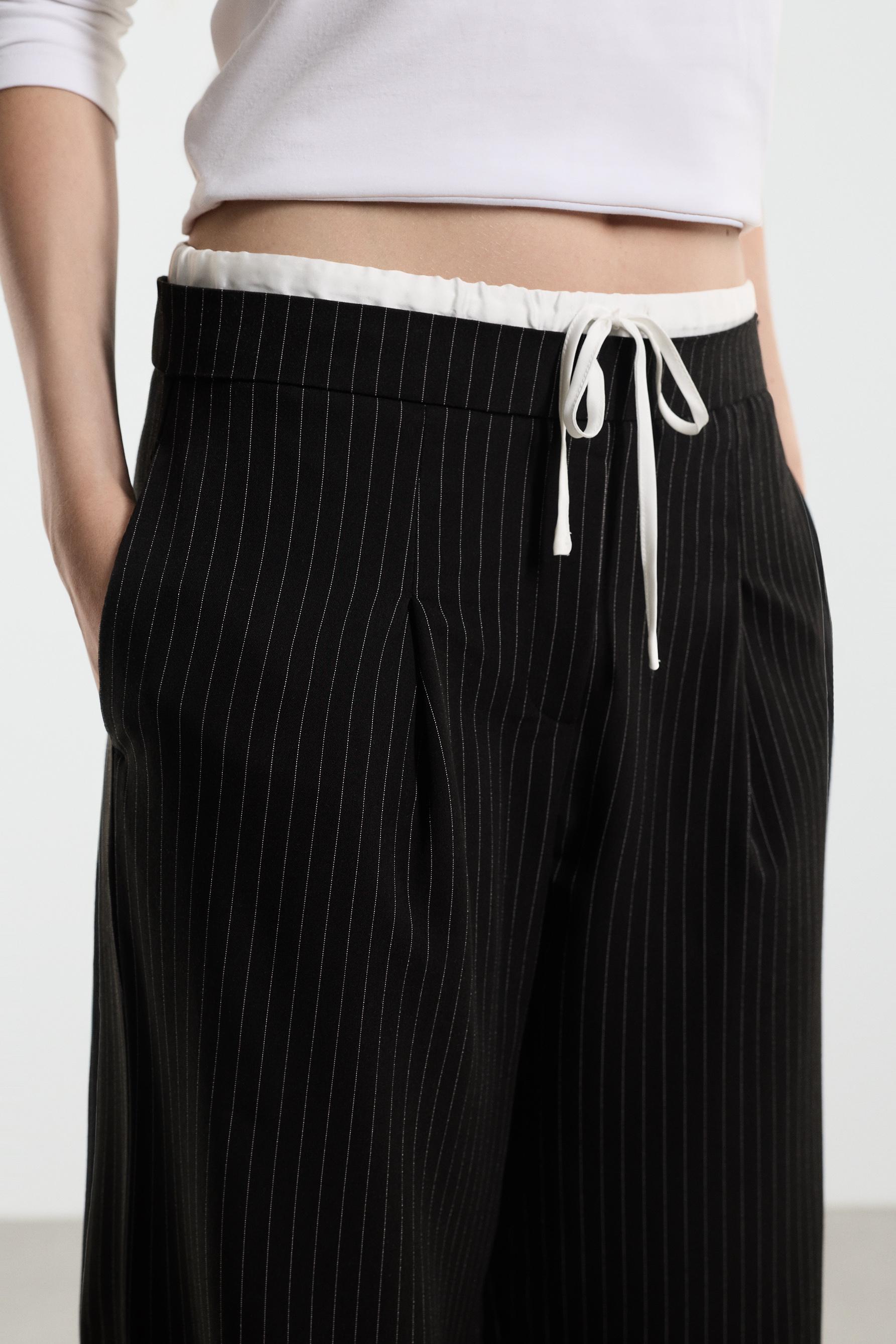 Striped contrast waistband trousers — BLACK