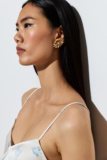 Flower and hoop earring 2-pack — GOLD 1