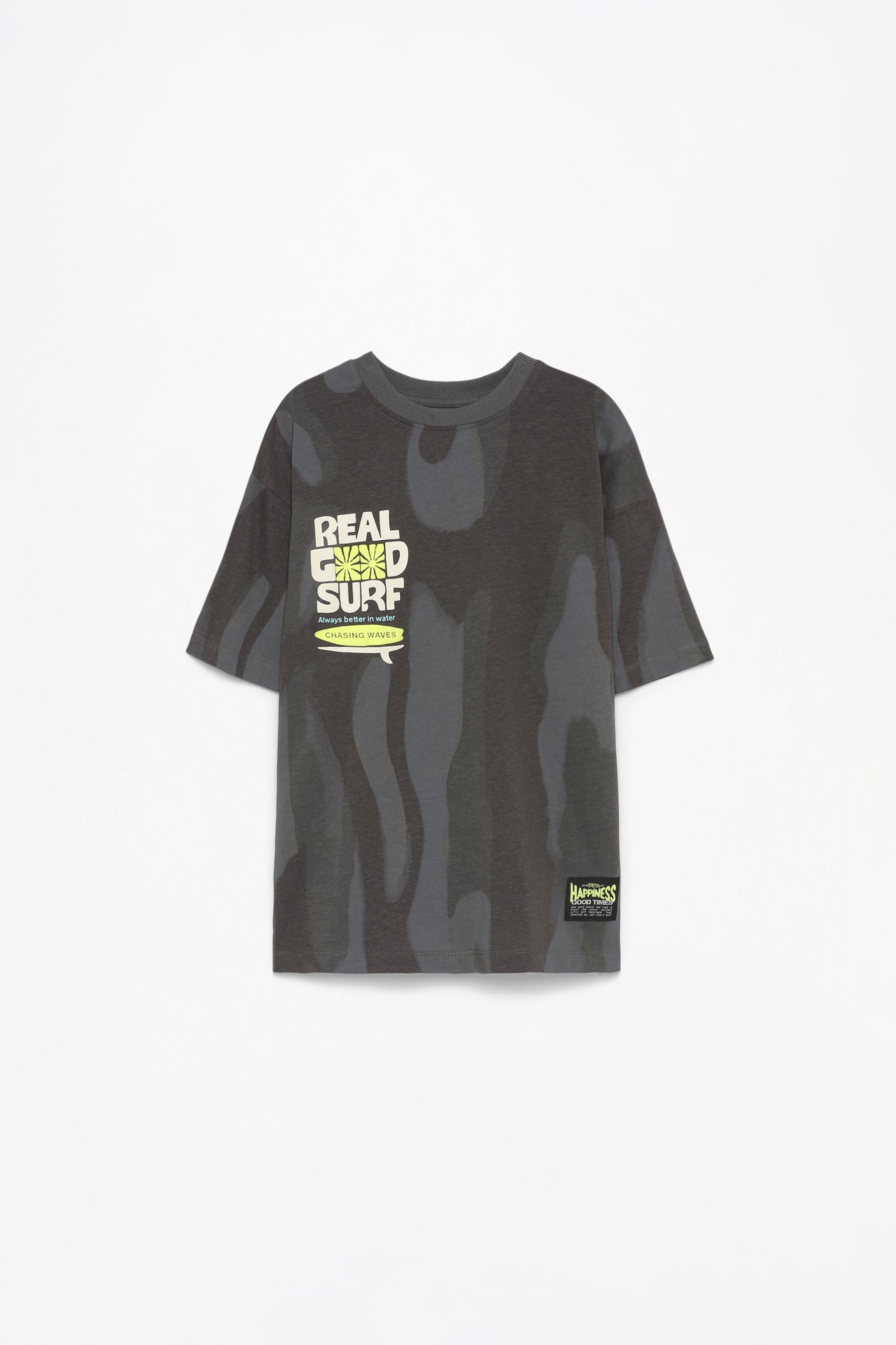 T-shirt estampado relevo