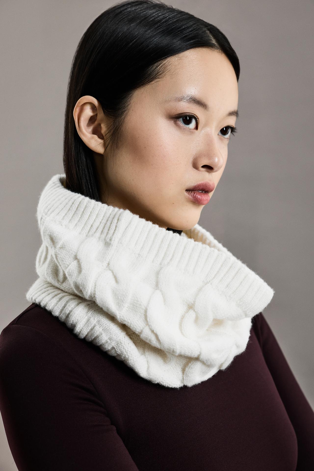 Cable-knit snood scarf — ECRU