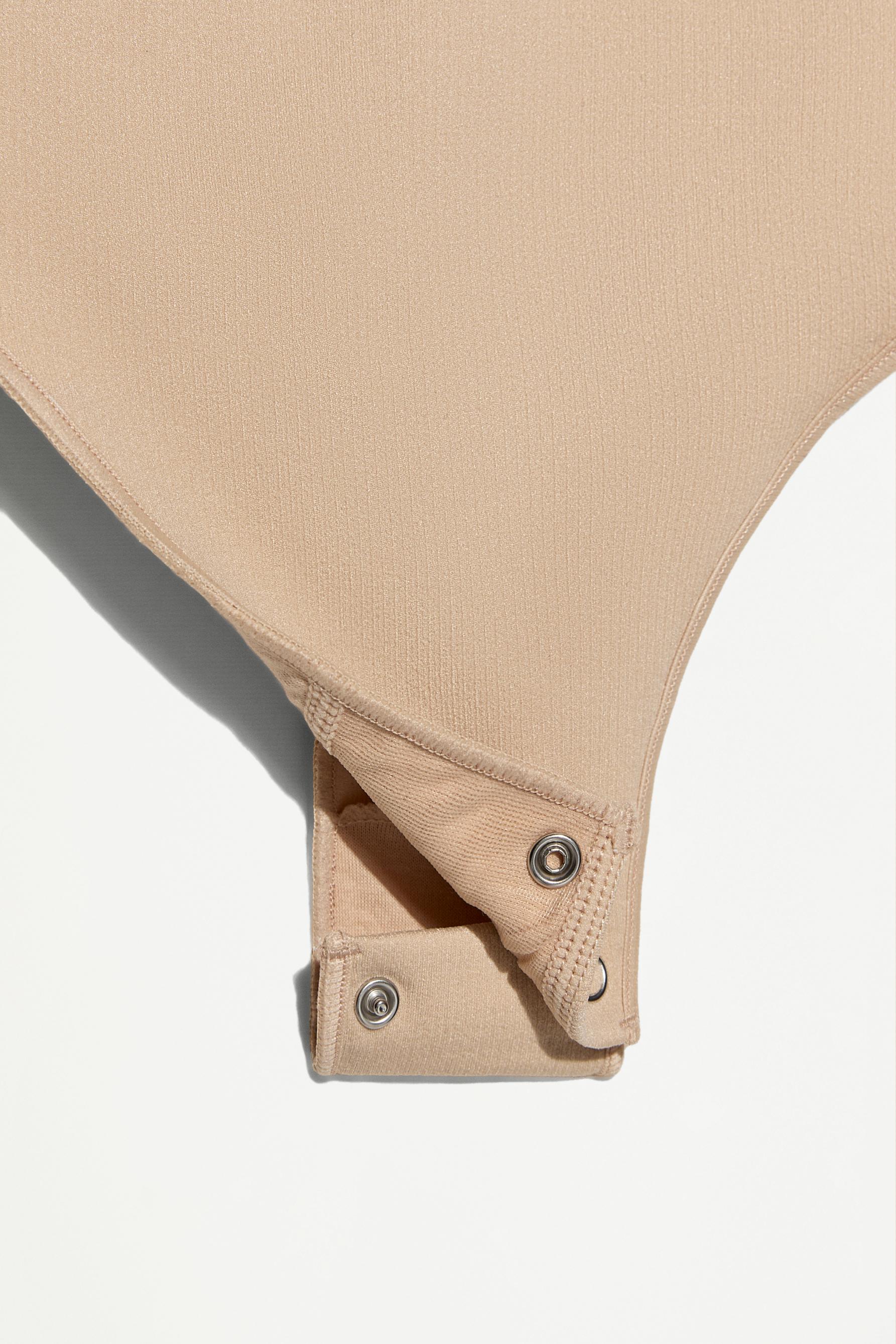 Seamless shapewear thong bodysuit — ECRU