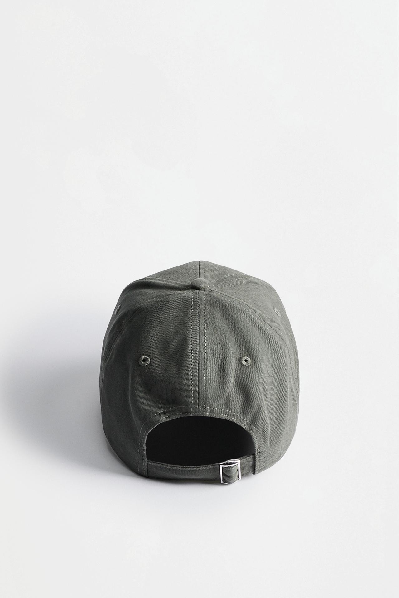 Cap with text embroidery — DARK GREEN