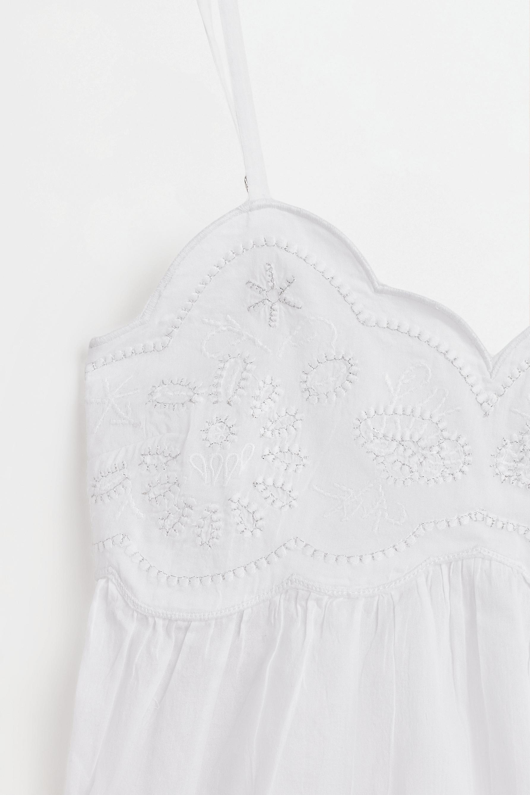 Floral embroidered top — OFF WHITE