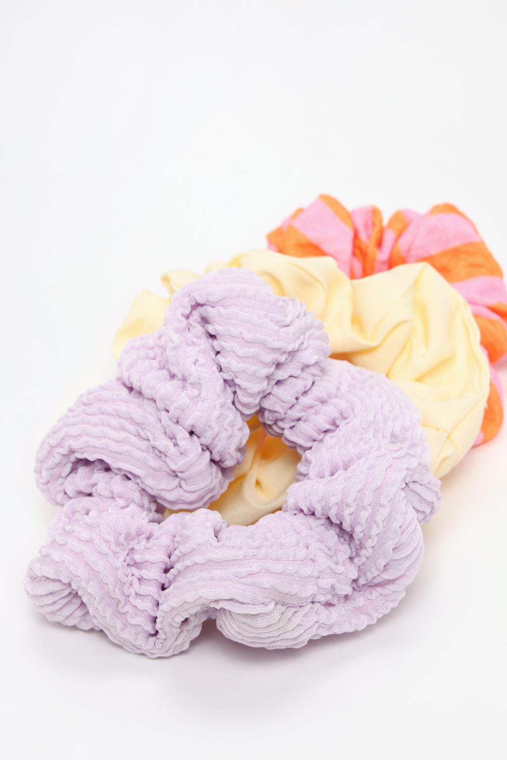 3-pack of large textured scrunchies