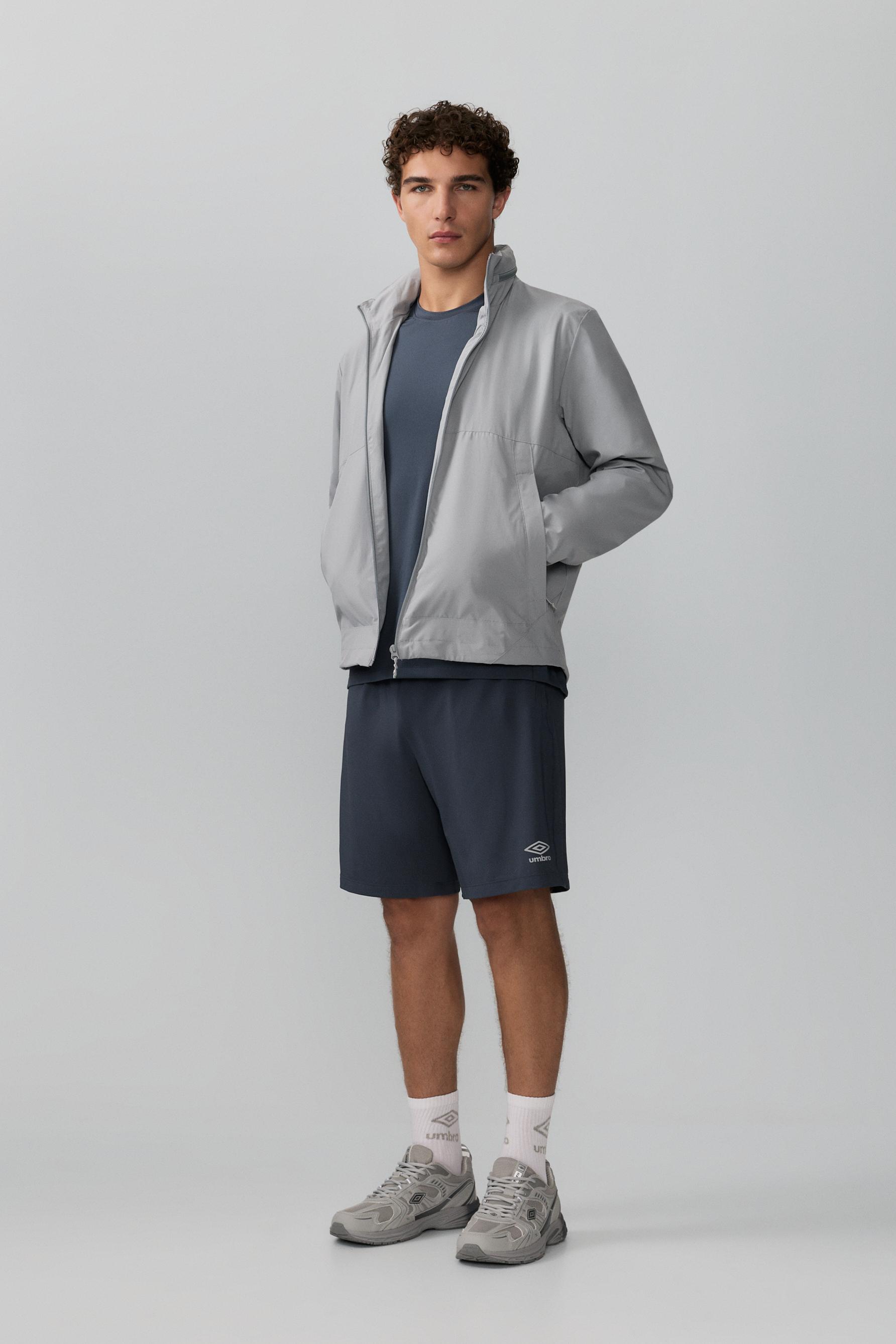 Bermuda deportiva Umbro x Lefties