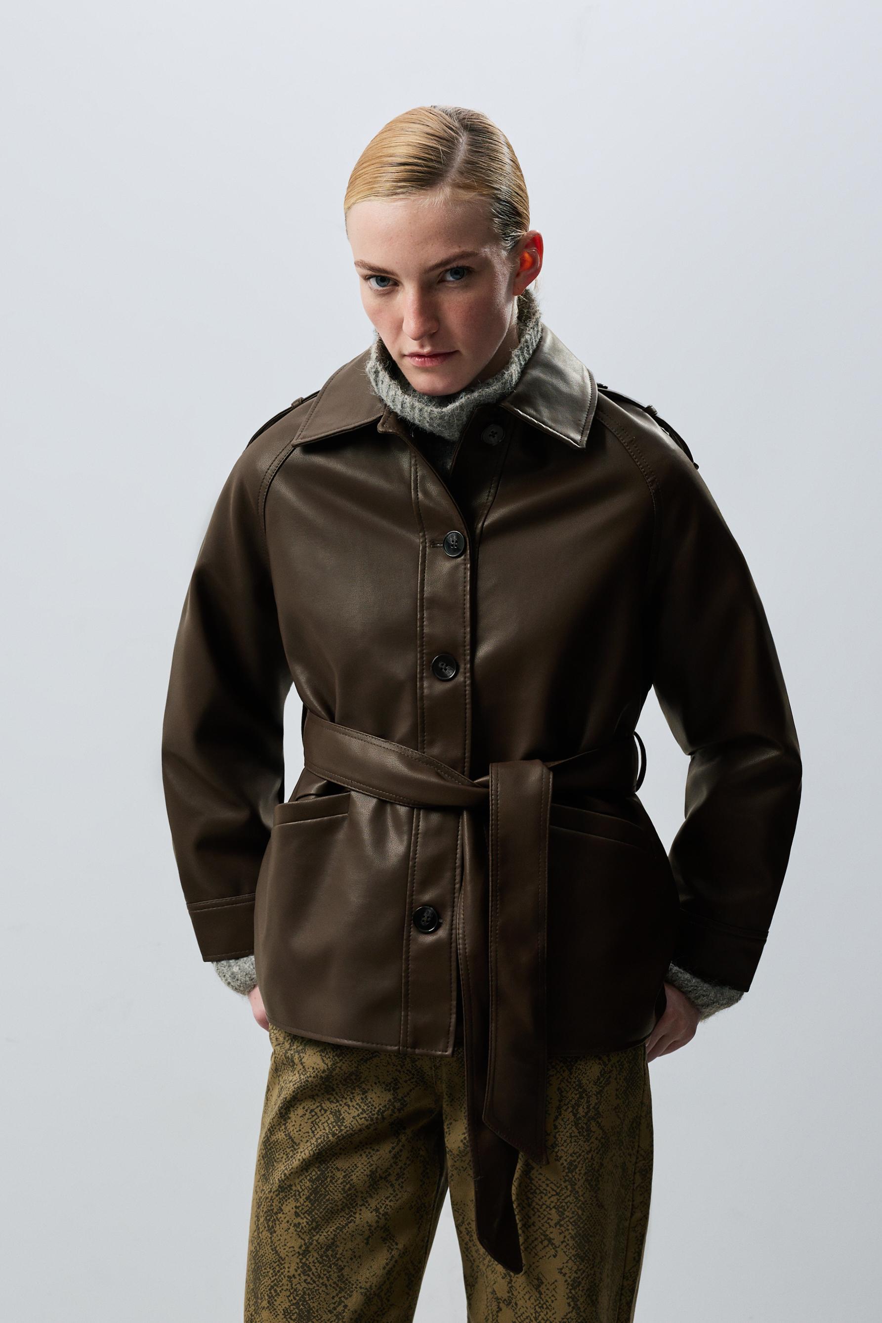 Trench efecto piel