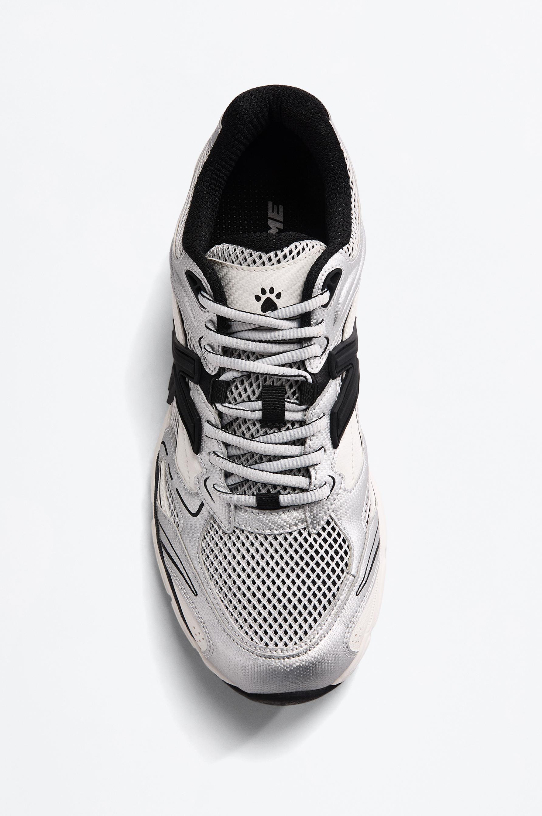 Kelme Sports Shoe — BLACK