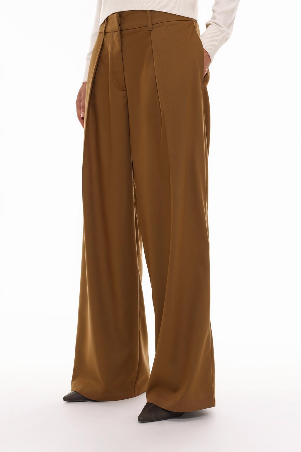 Pleated wide-leg trousers