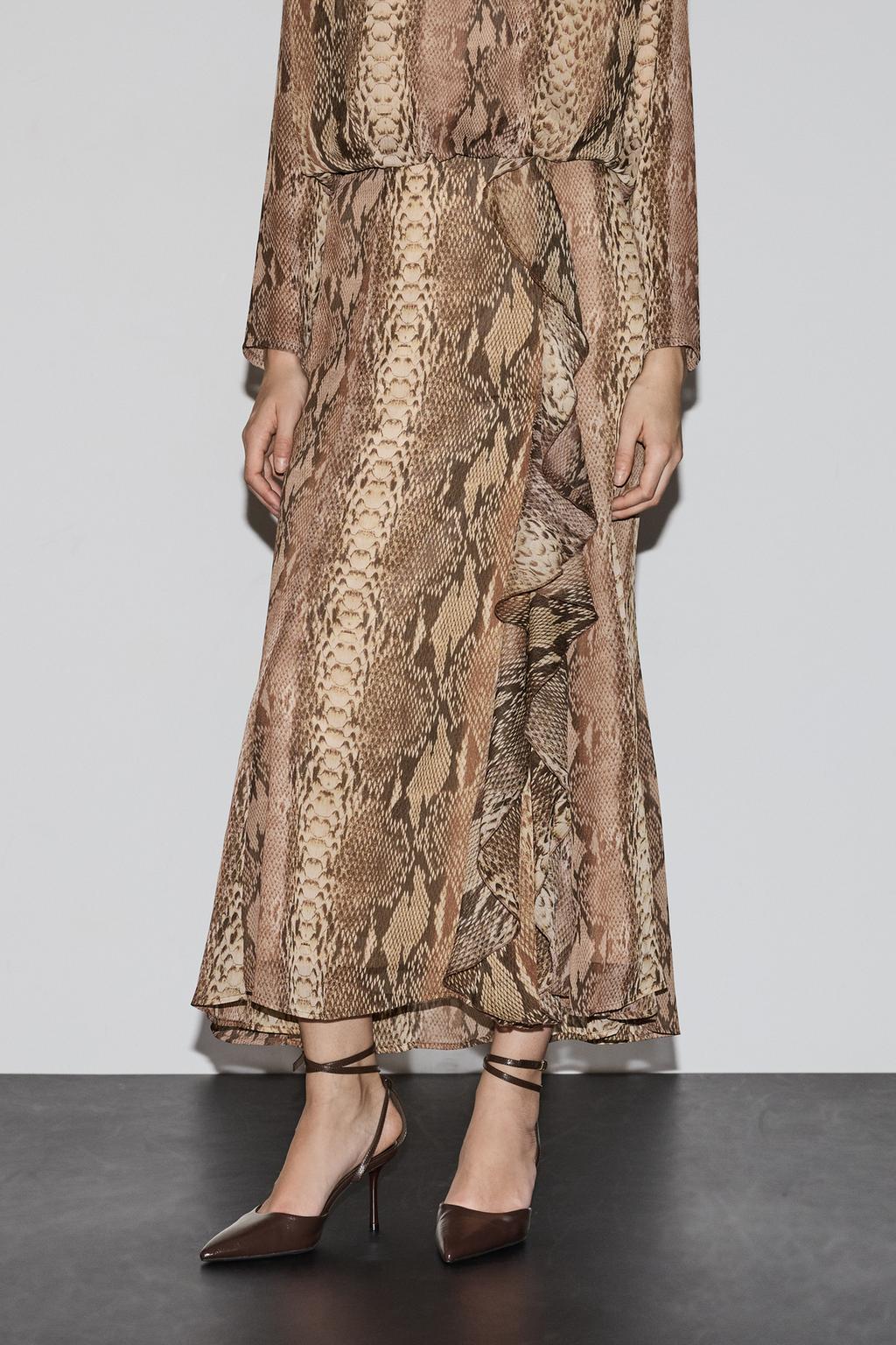 تنورة ميدي بكشكش