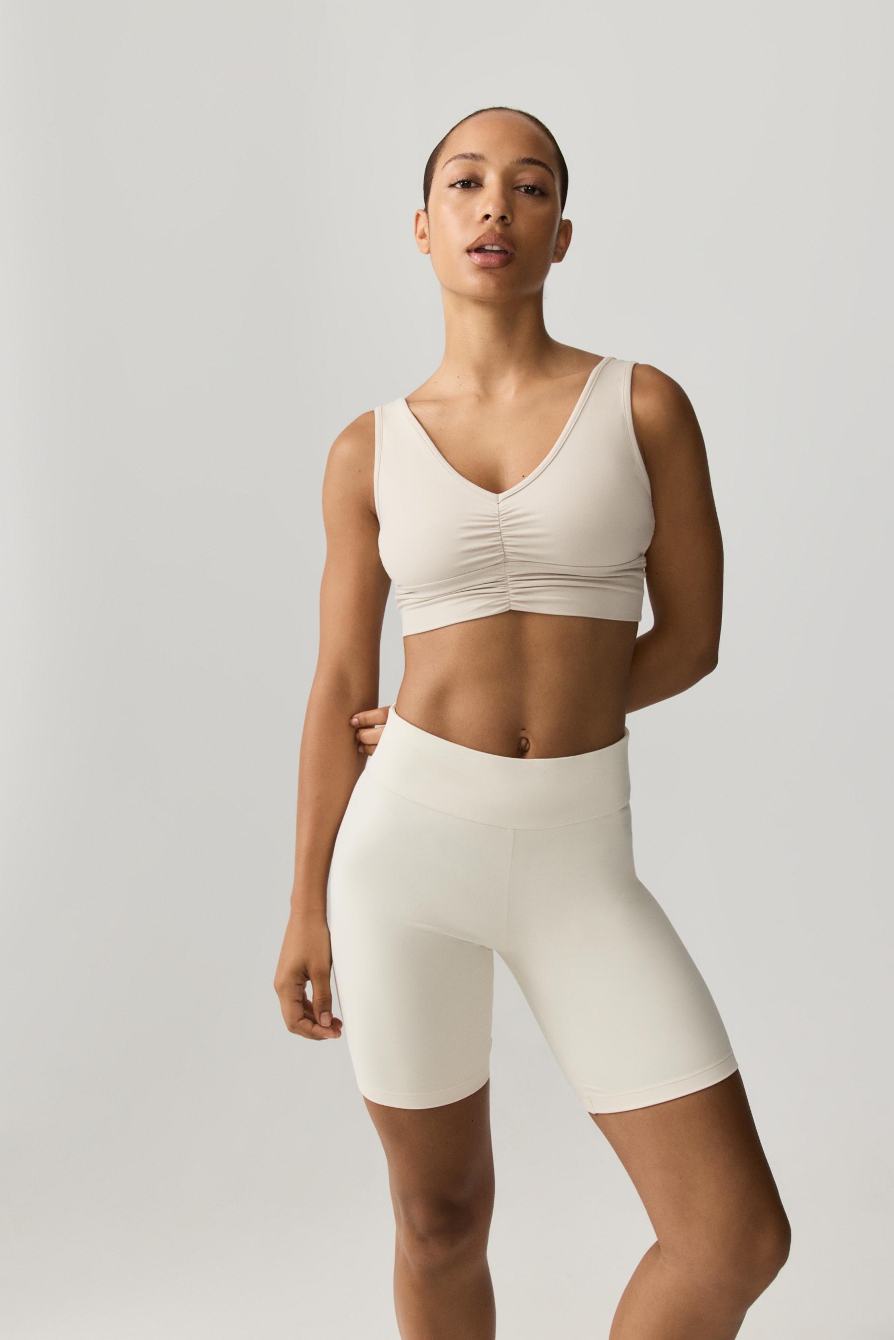 Top deportivo fruncido