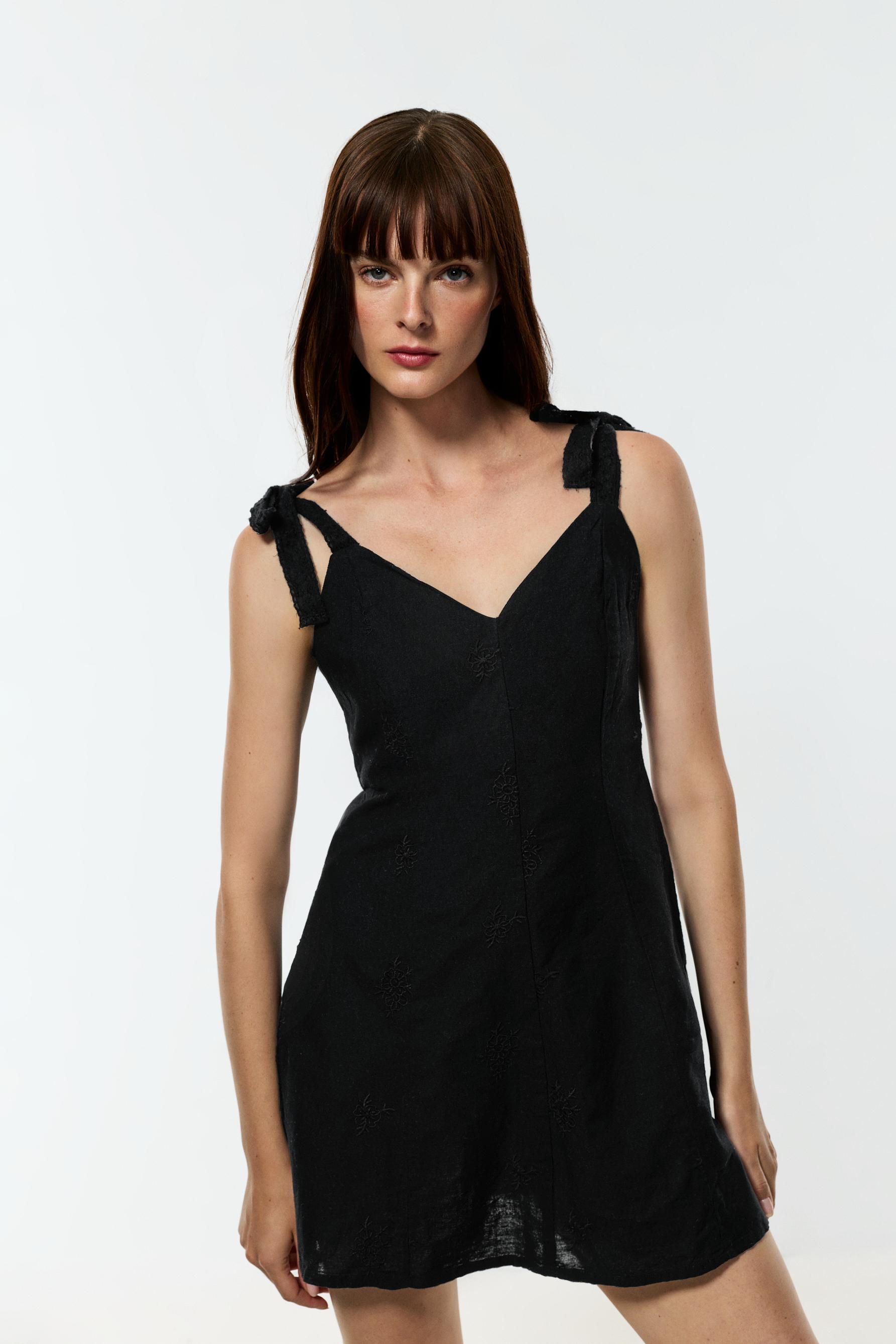 Embroidered short dress — BLACK