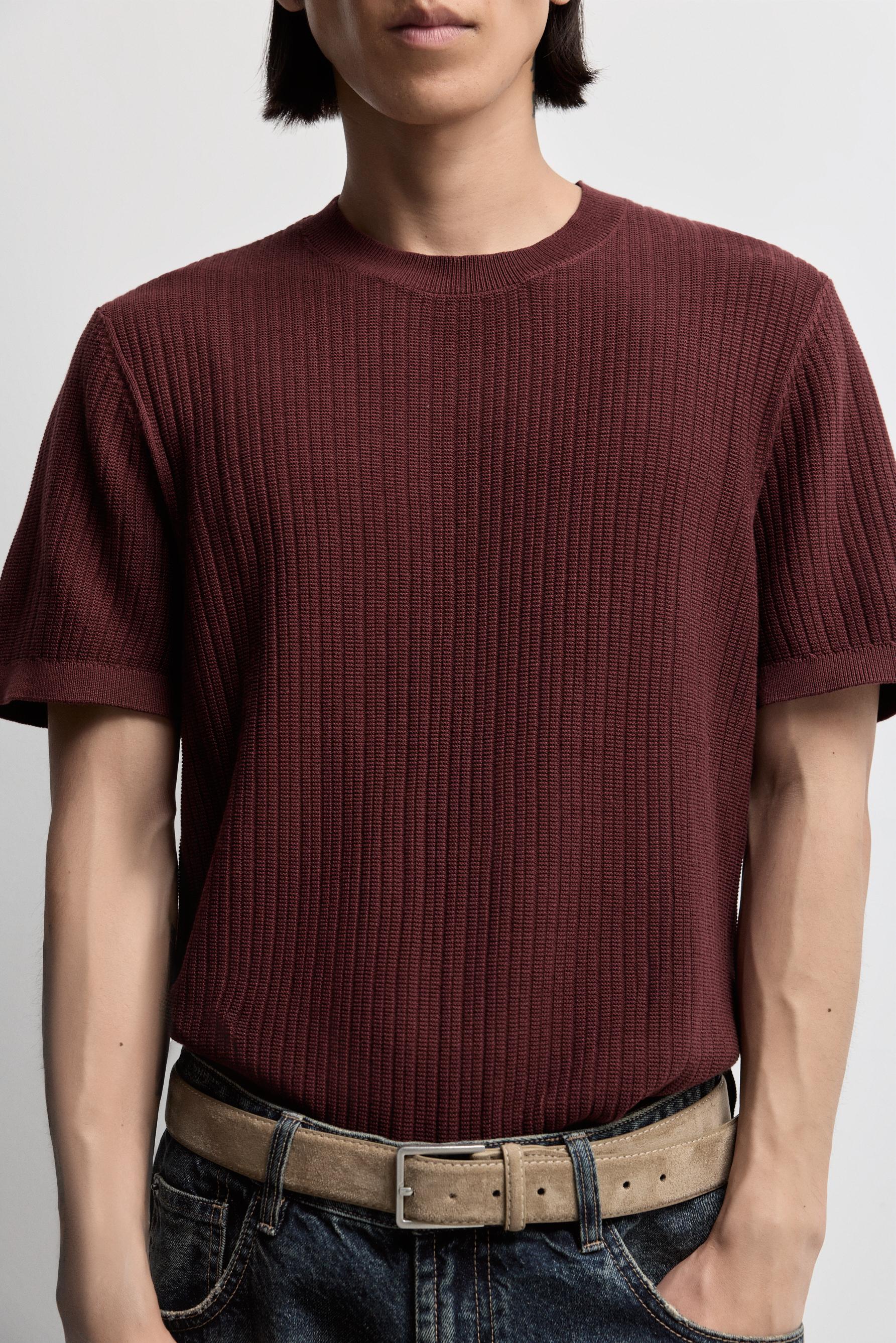 Ribbed knit T-shirt — MAROON