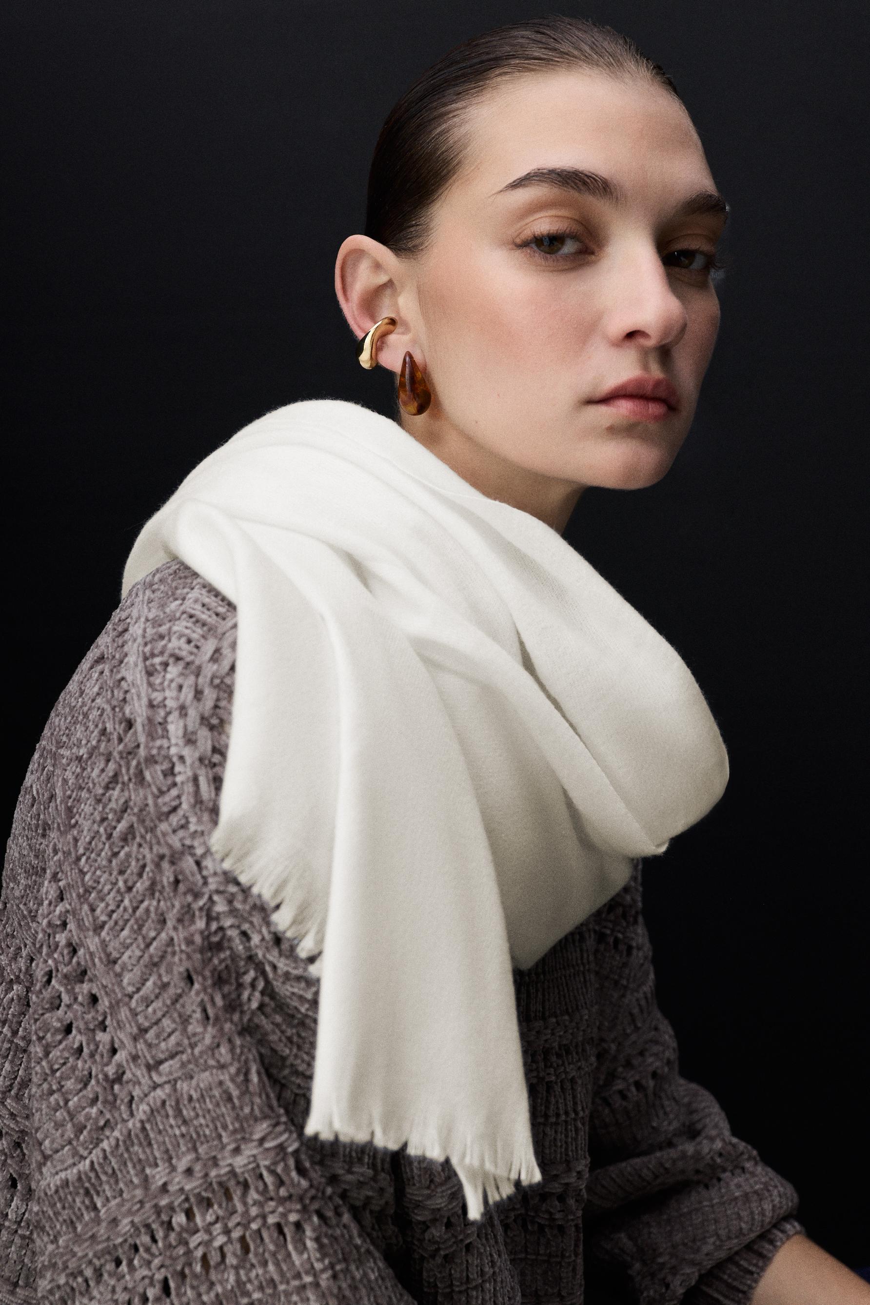 Pañuelo liso desflecado