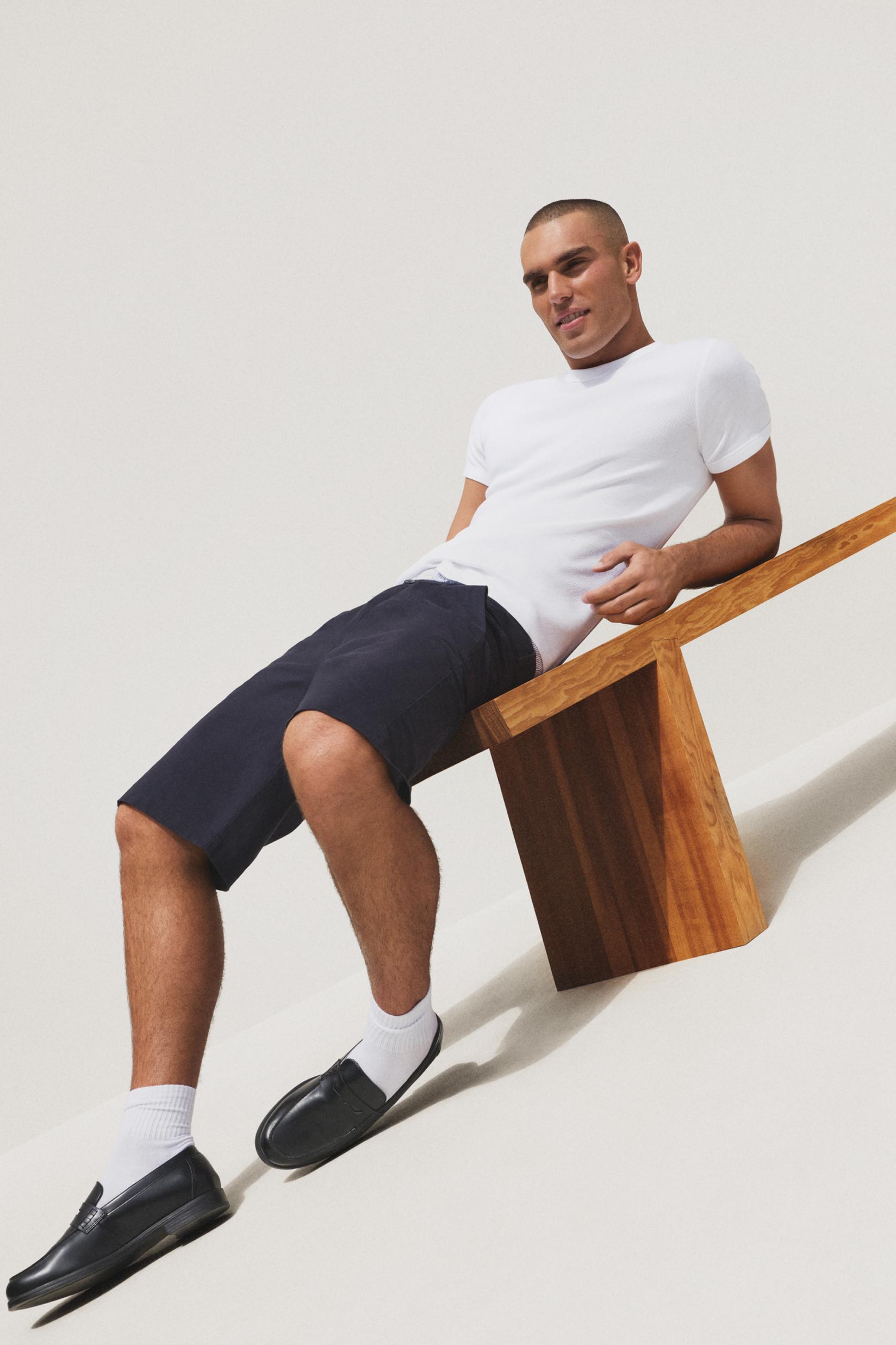 Pleated chino Bermuda shorts — NAVY BLUE