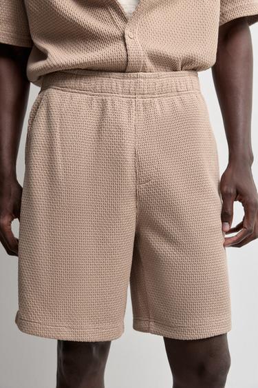 Waffle-textured Bermuda shorts — YARN 3