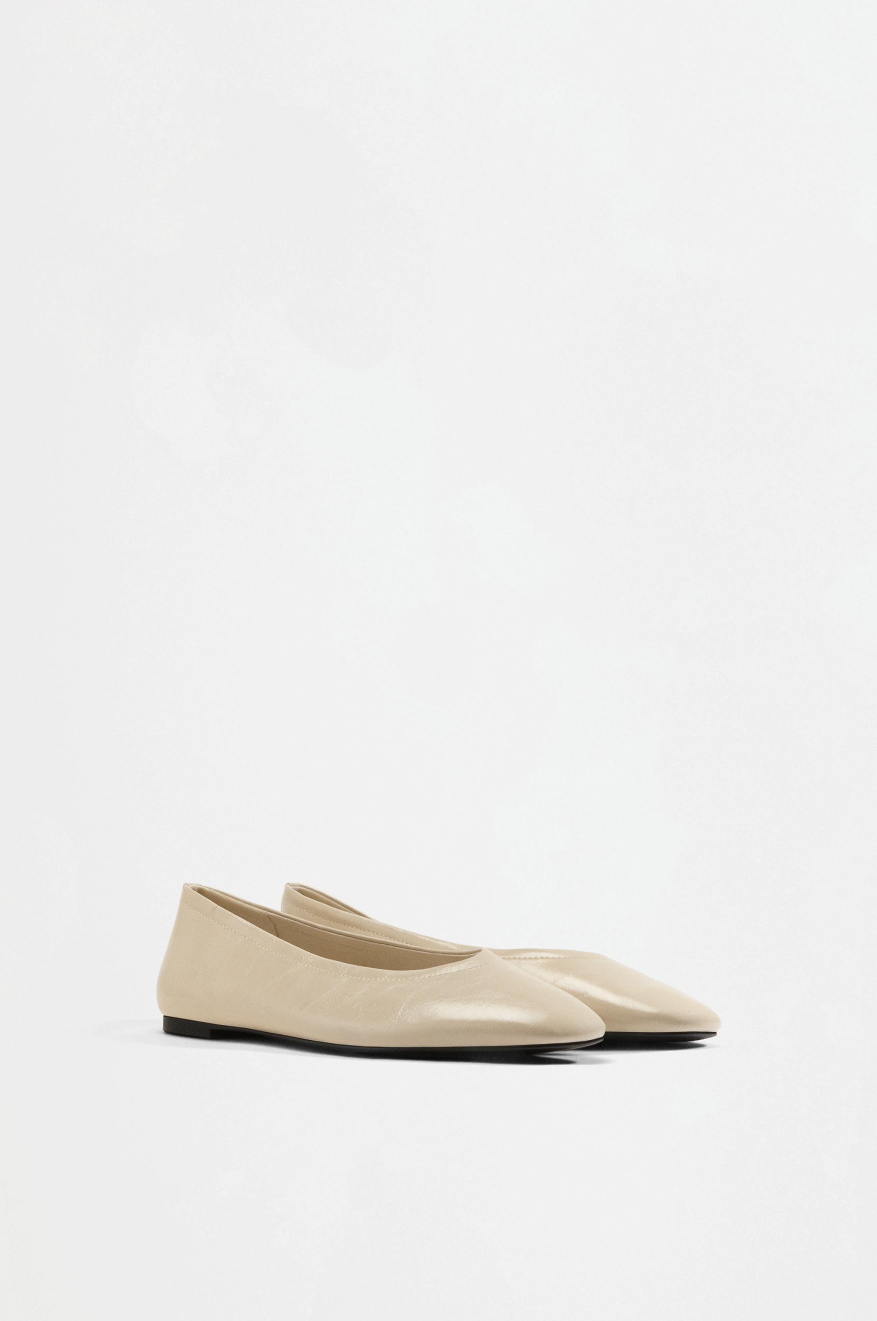 Minimalist ballet flats — ECRU