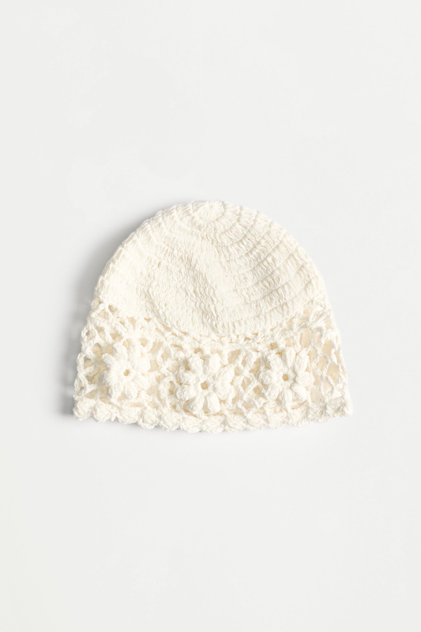 Crochet-effect beanie — ECRU