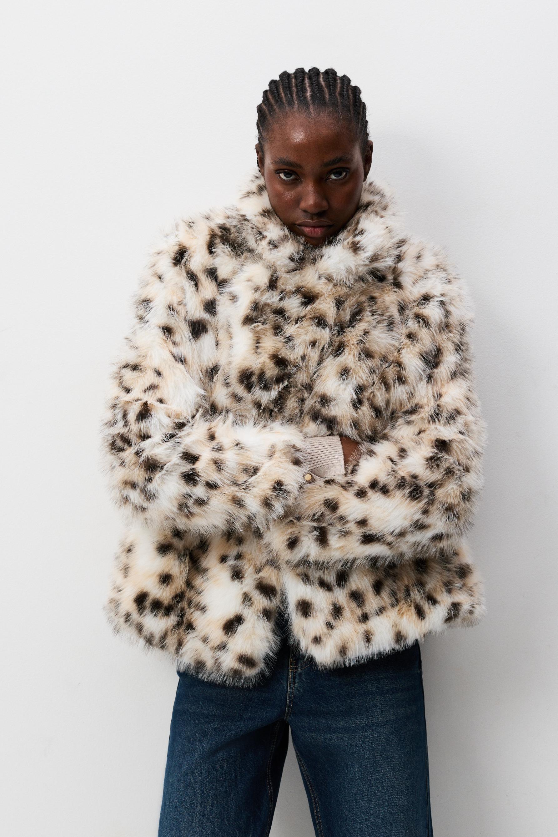 Abrigo efecto pelo animal print