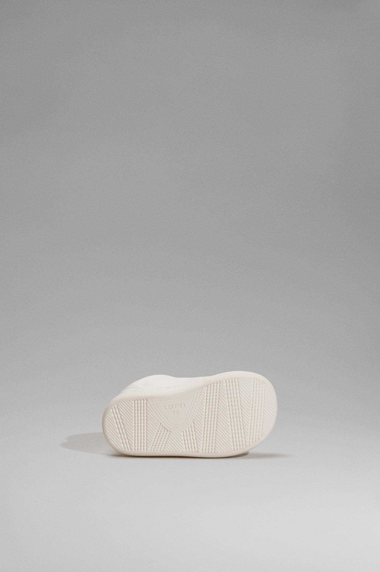 Leather slippers — WHITE