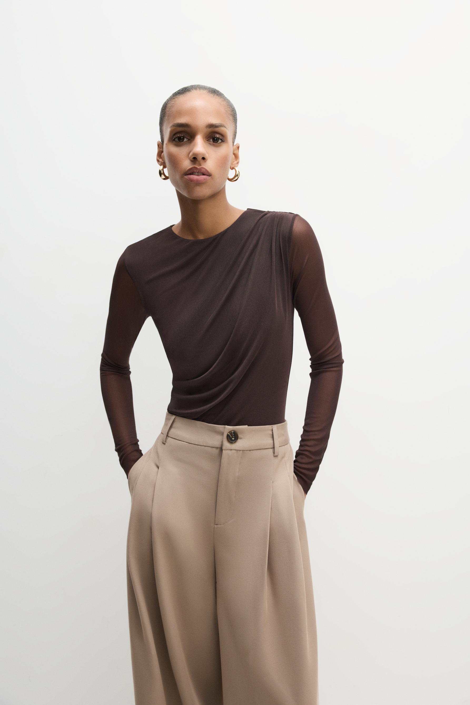 Body manga larga drapeado