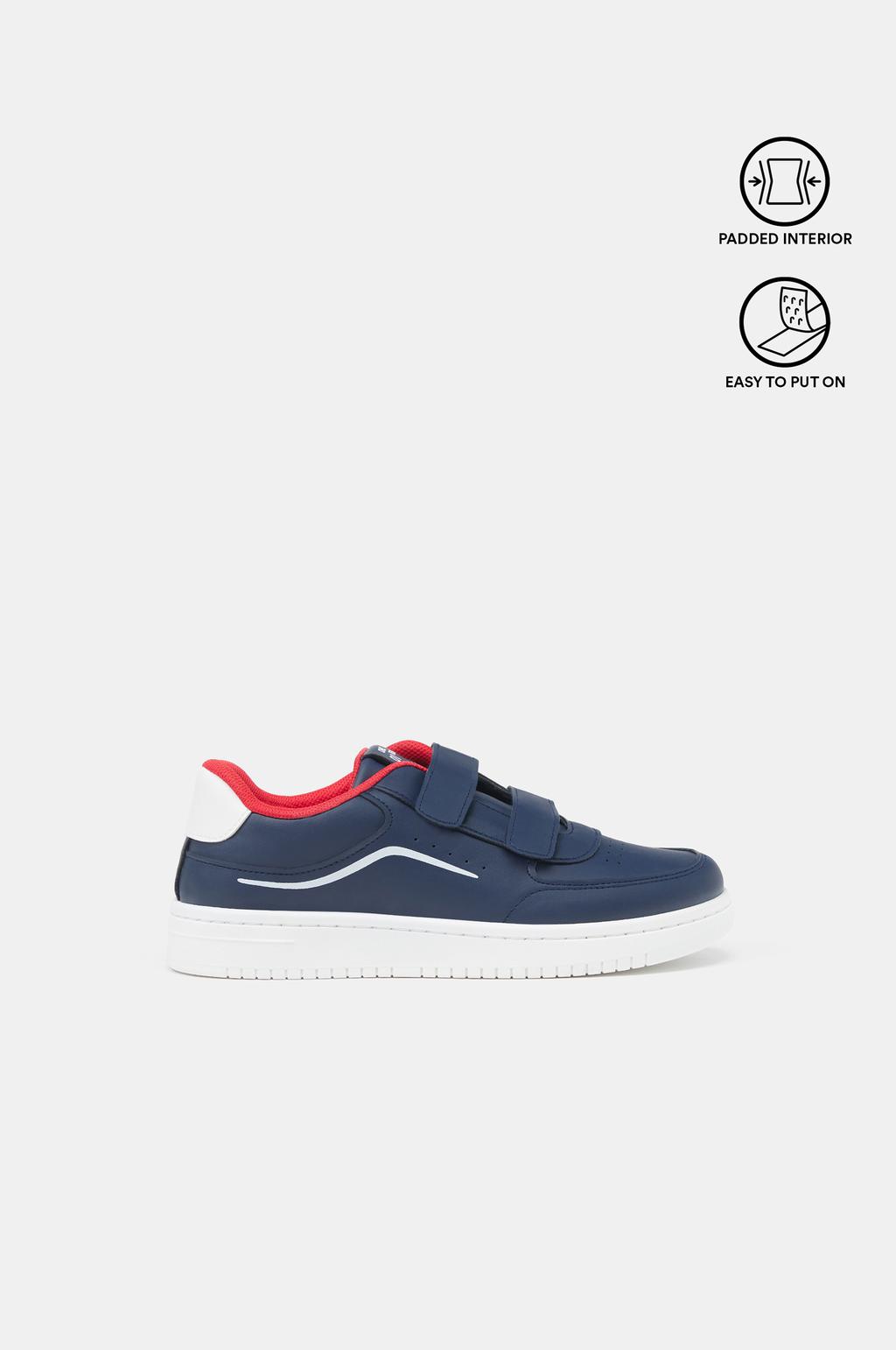 COMFORT SNEAKERS