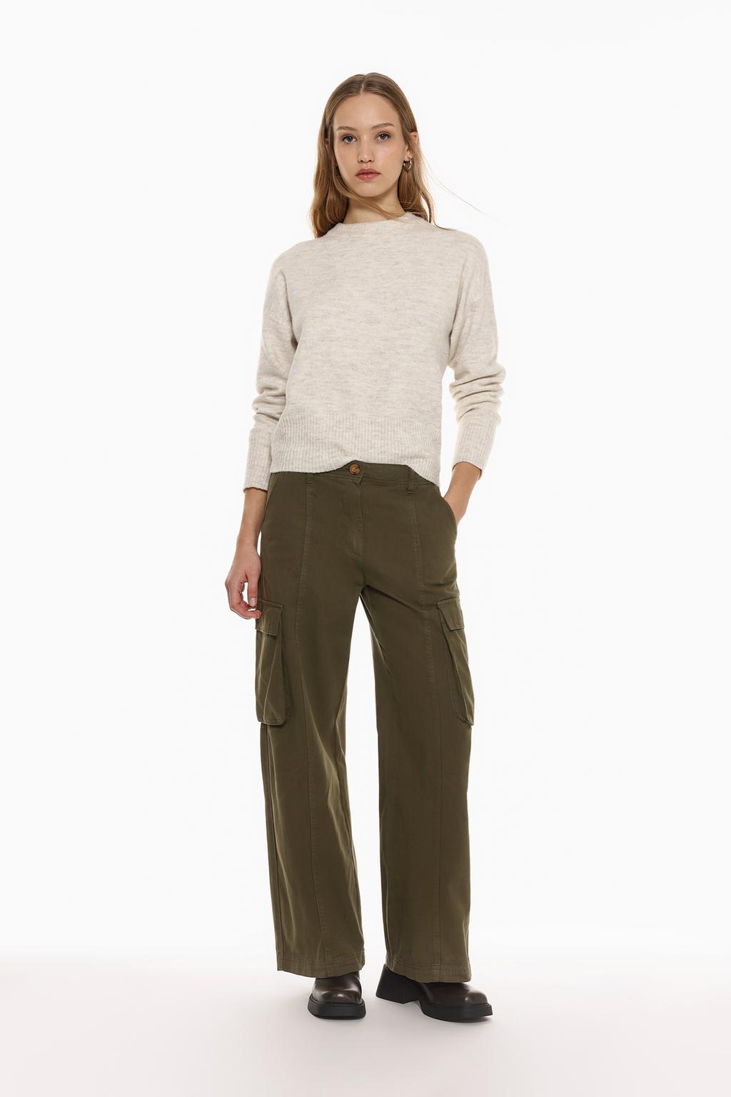 Oversize cargo trousers with buckles