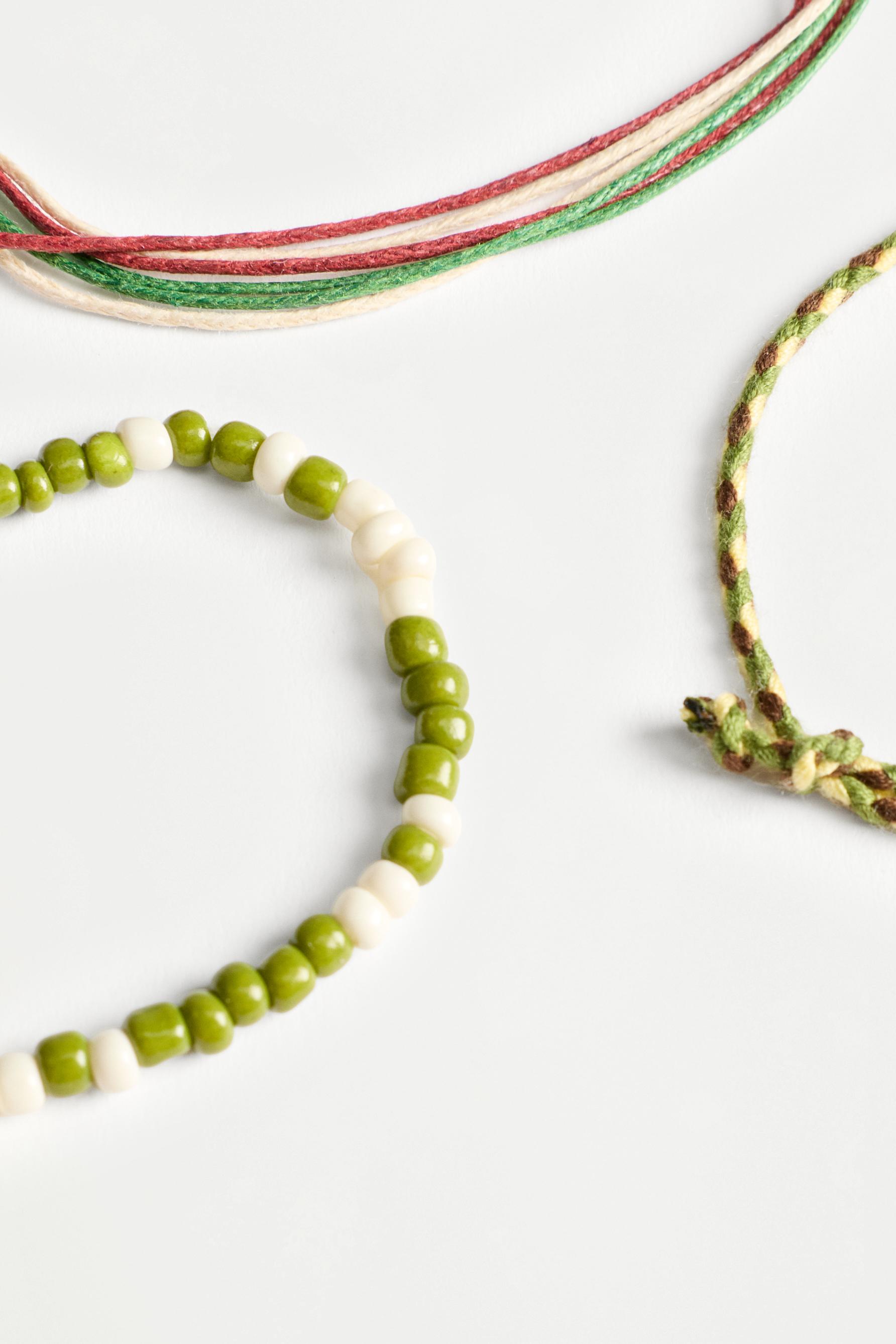 3-pack of assorted bracelets — VARIOUS