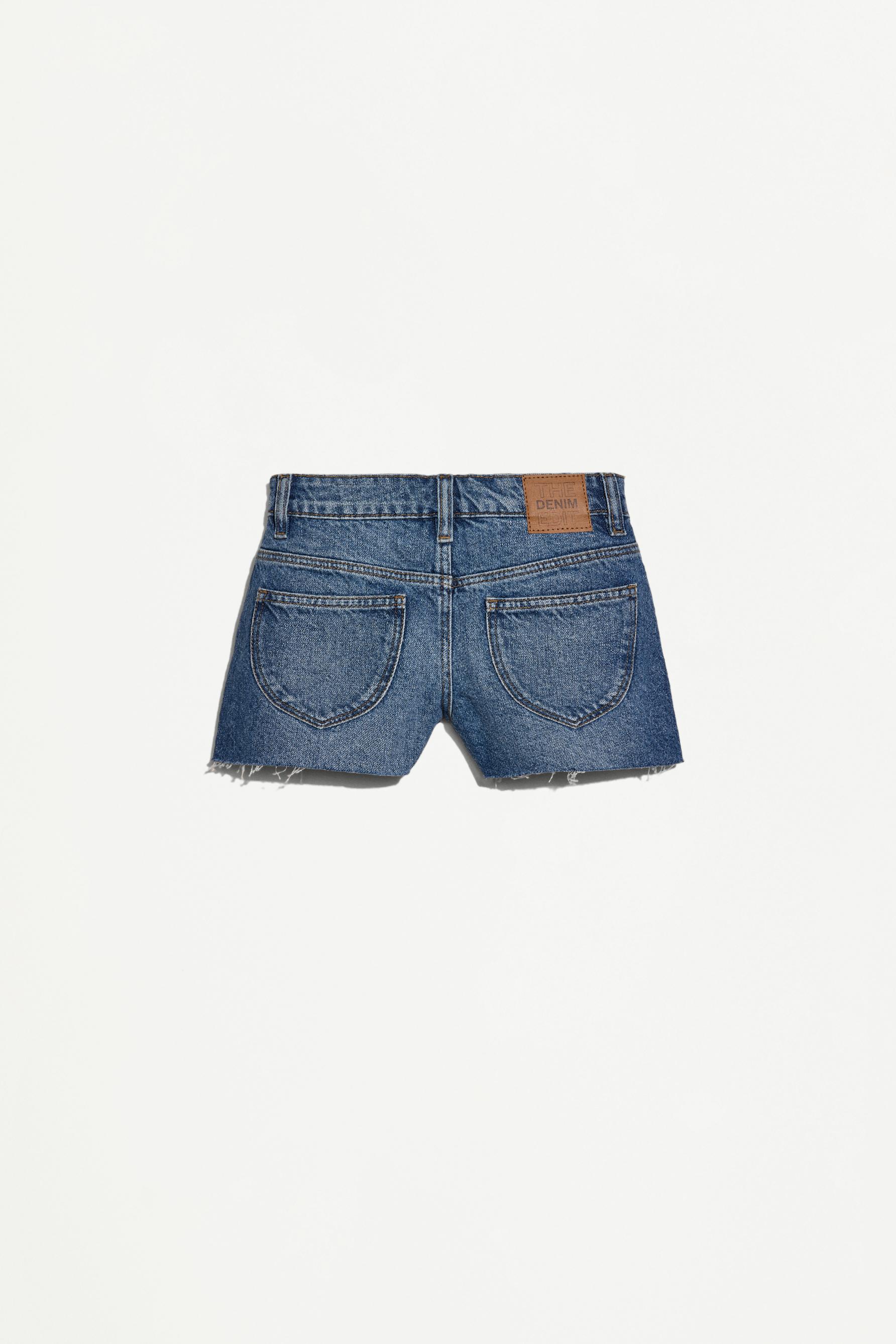 Frayed denim shorts — MEDIUM BLUE