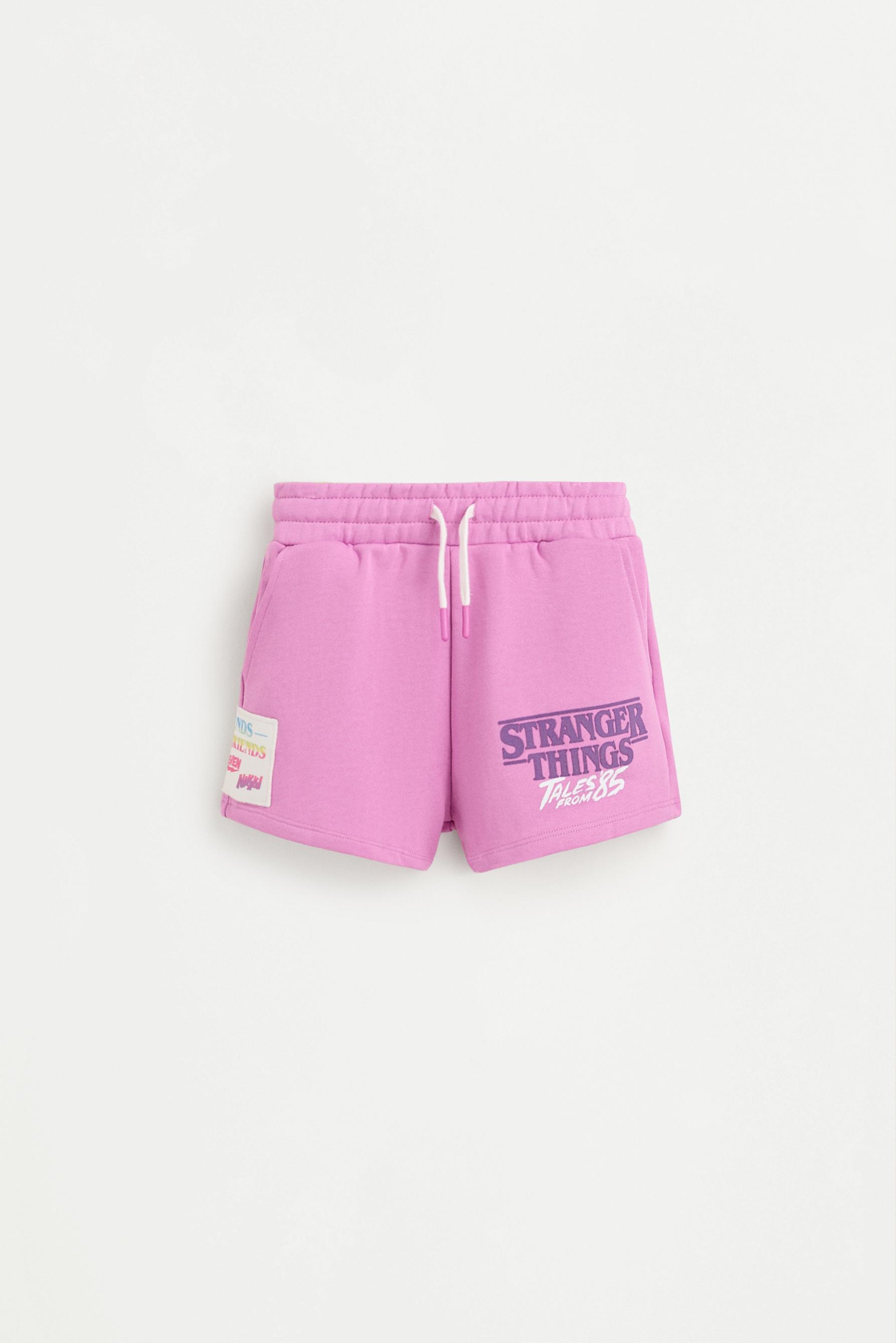 Stranger Things™/© Netflix text shorts — PINK