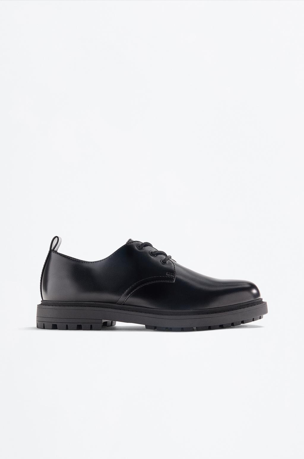 Zapato de vestir blucher