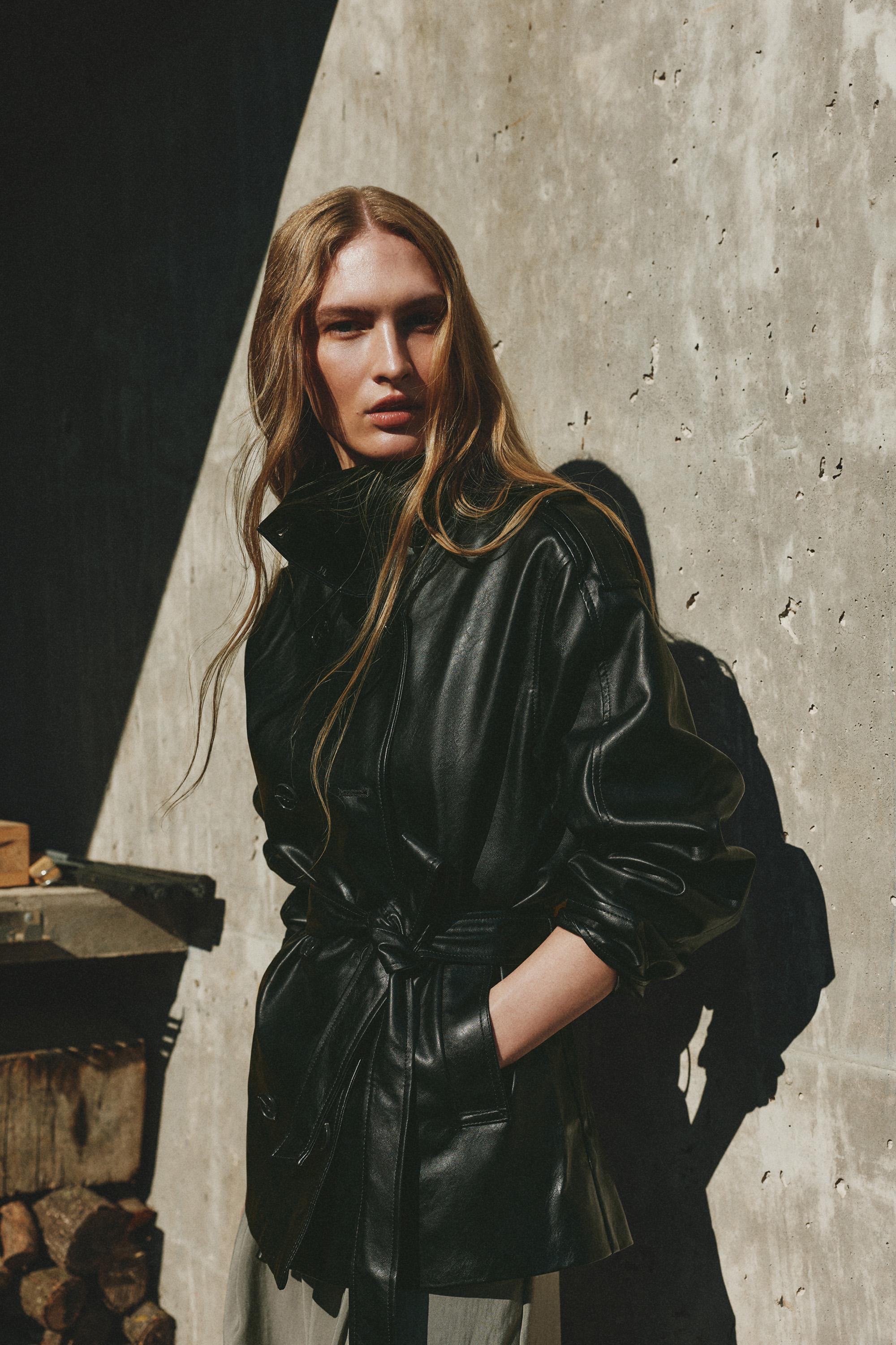 Leather effect trench coat — BLACK