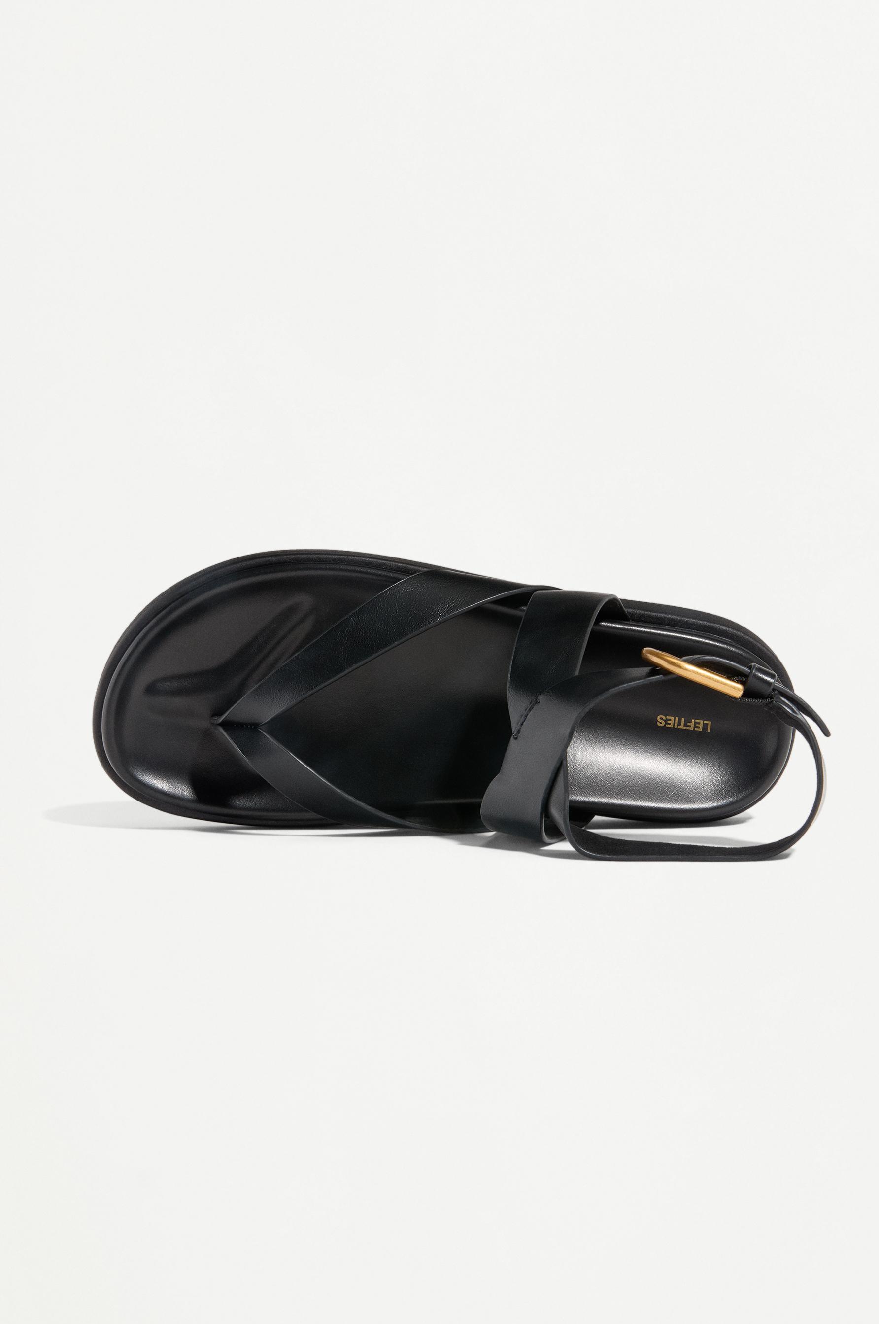 Flat strap platform sandals — BLACK