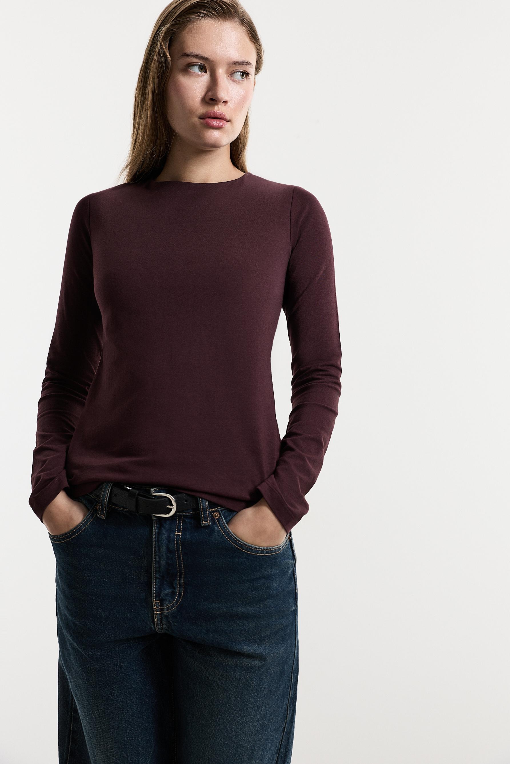 Round neck long sleeve T-shirt — MAROON