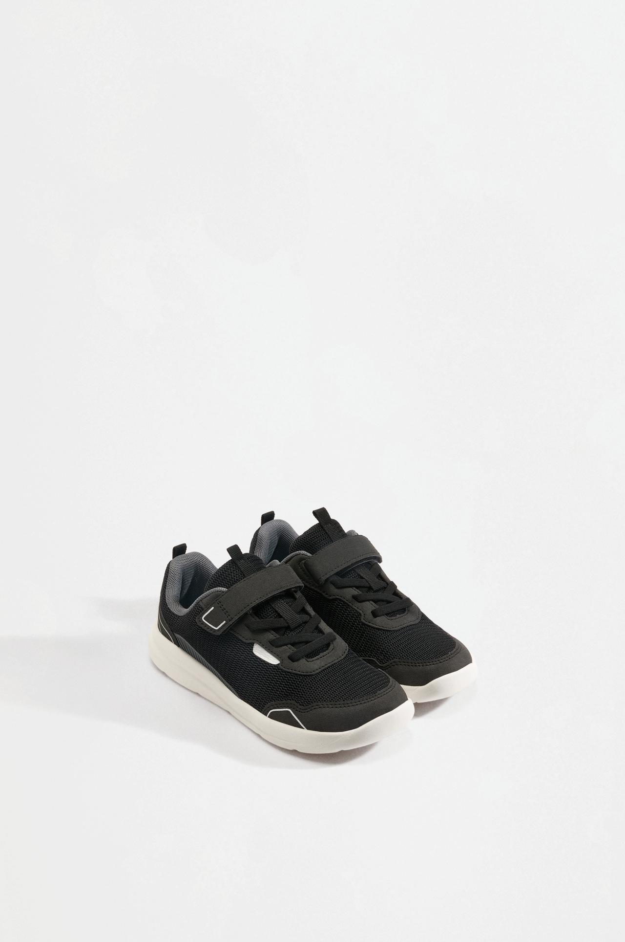 Barefoot sneakers — BLACK