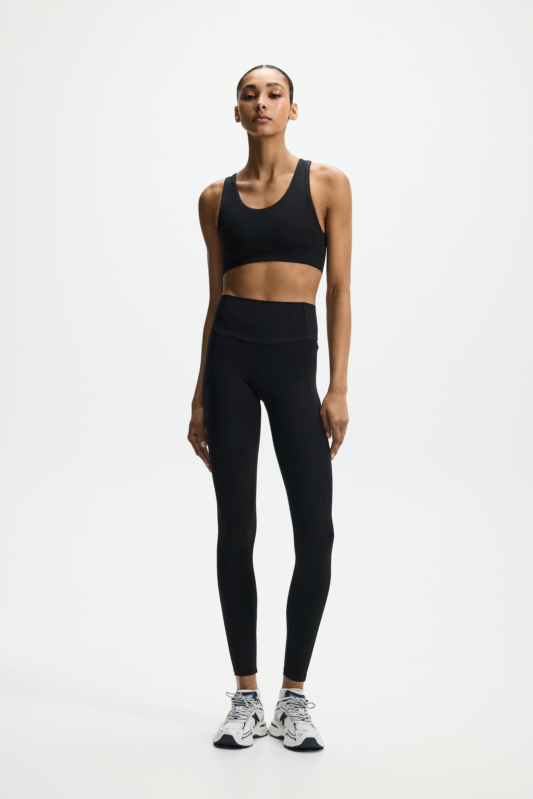 Shape-effect sports top — BLACK