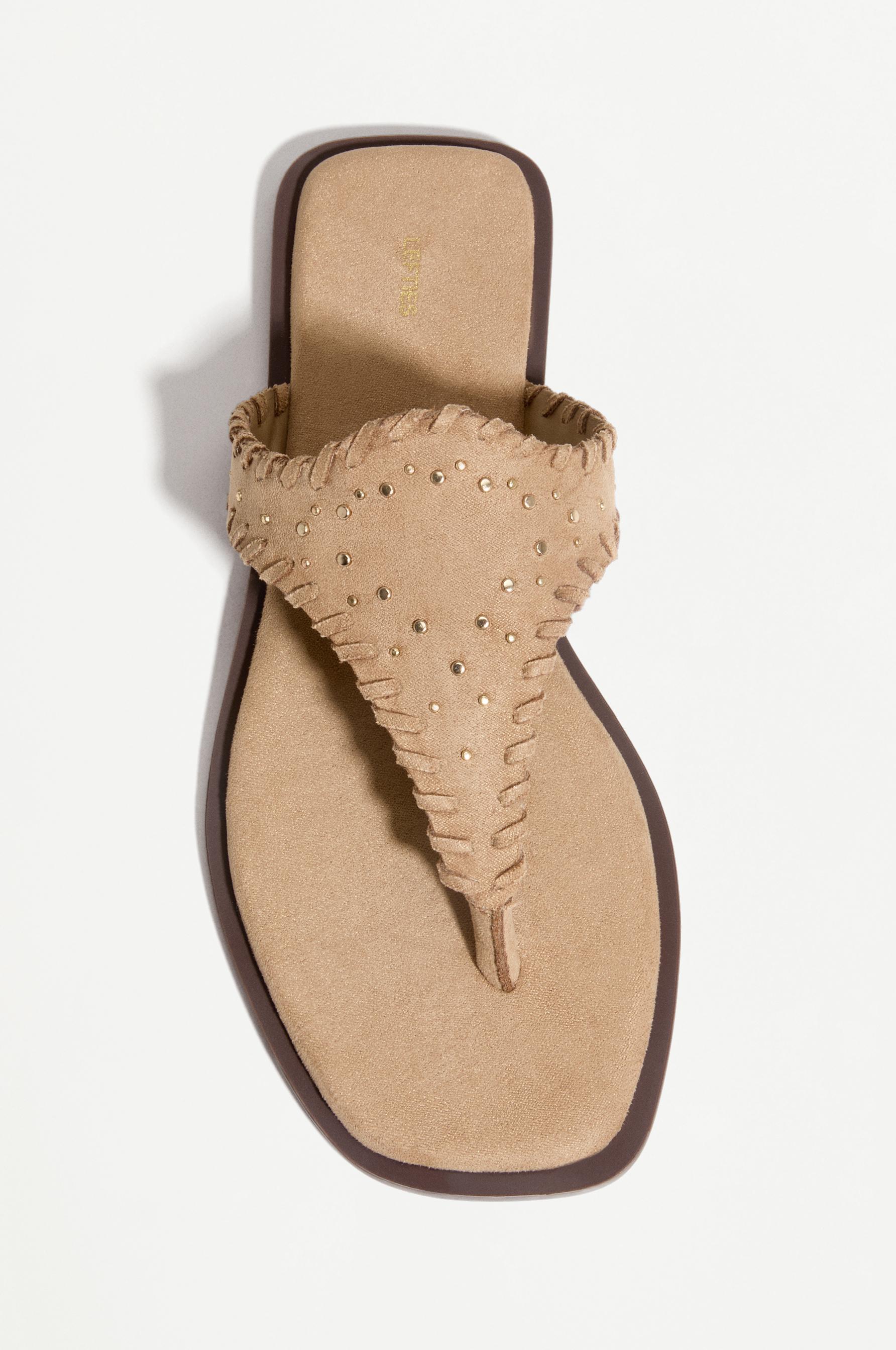 Flat studded sandals — BROWN