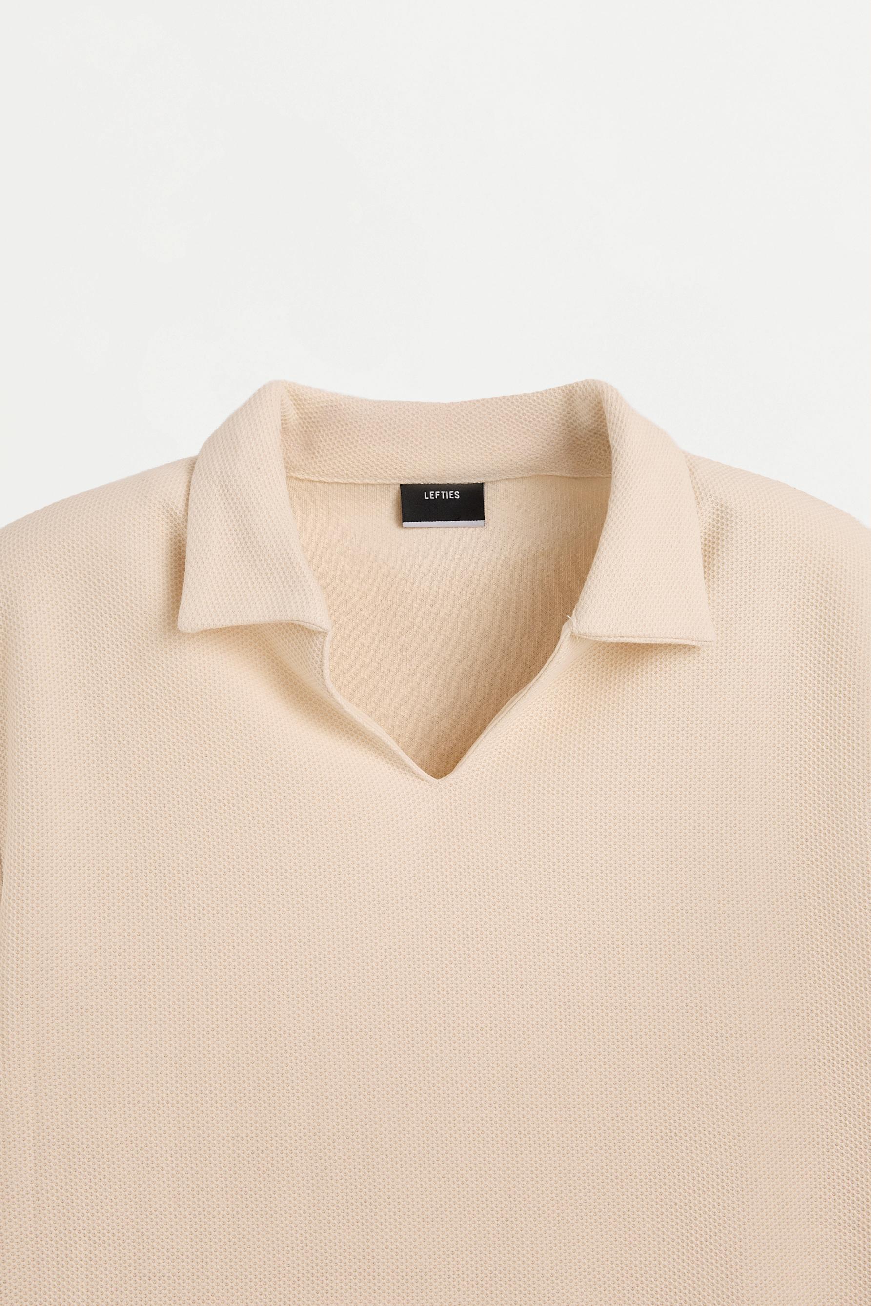Textured V-neck polo shirt — VANILLA